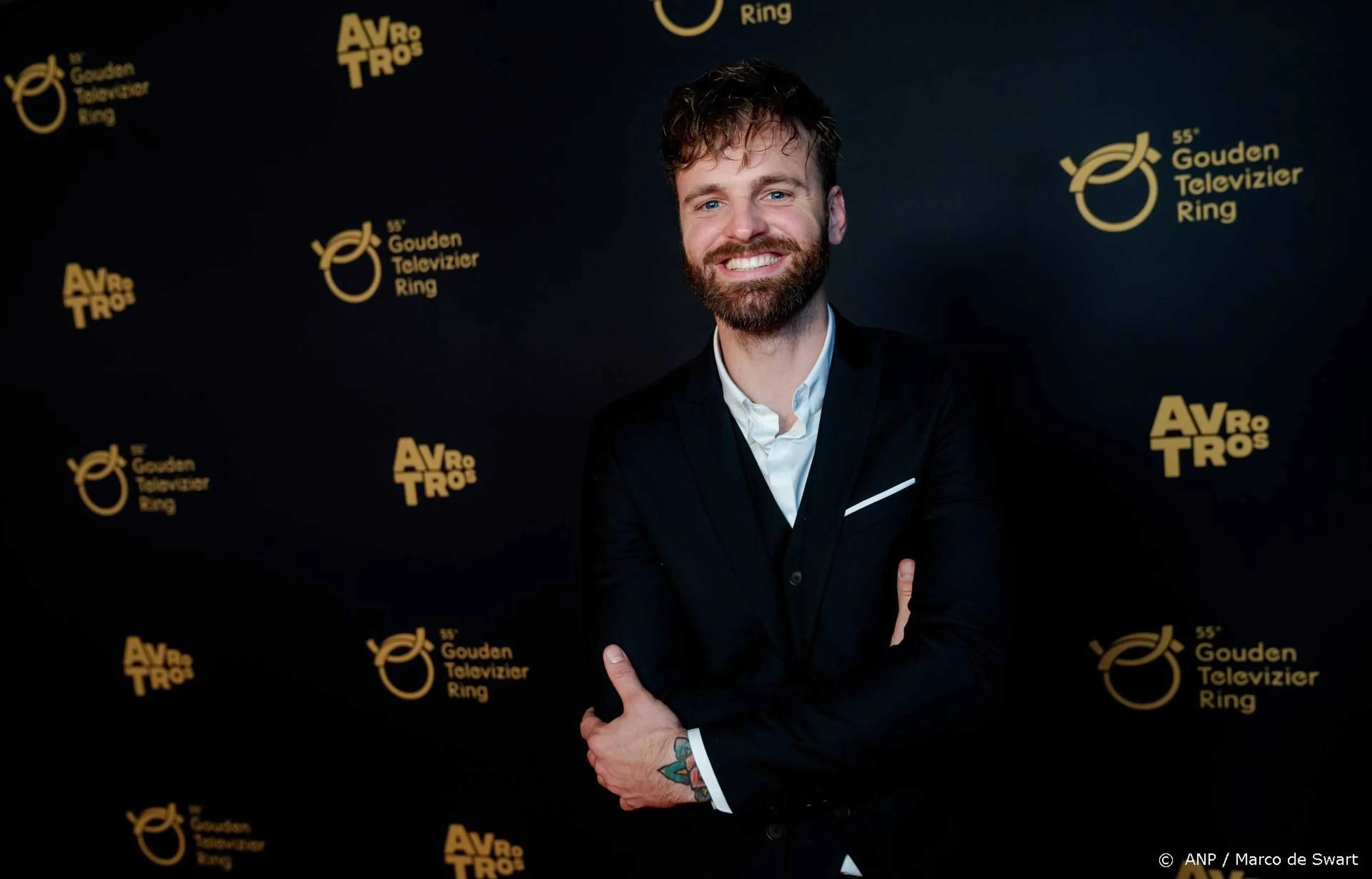 Tim Hofman wint award als gay-icoon