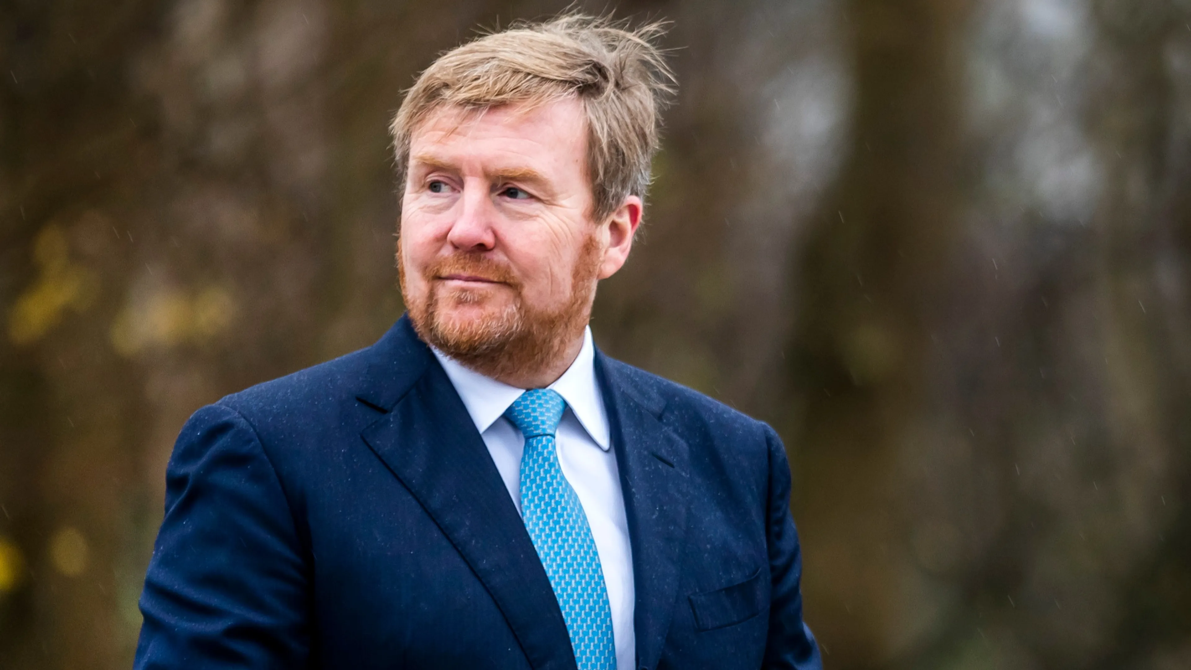 Willem-Alexander in gesprek met slachtoffers toeslagenaffaire