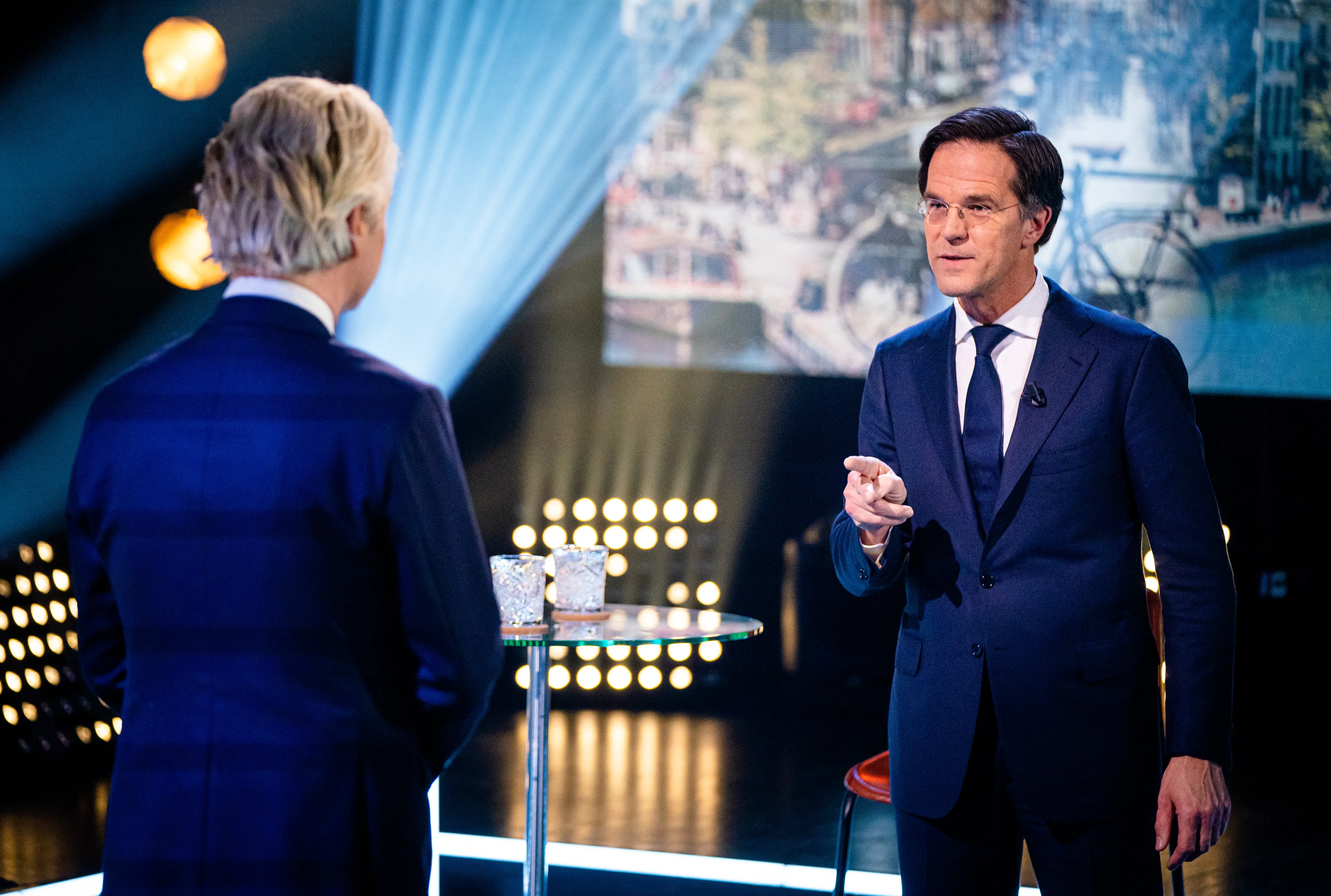 Tweede Kamerleden maken afspeellijst met favoriete muziek