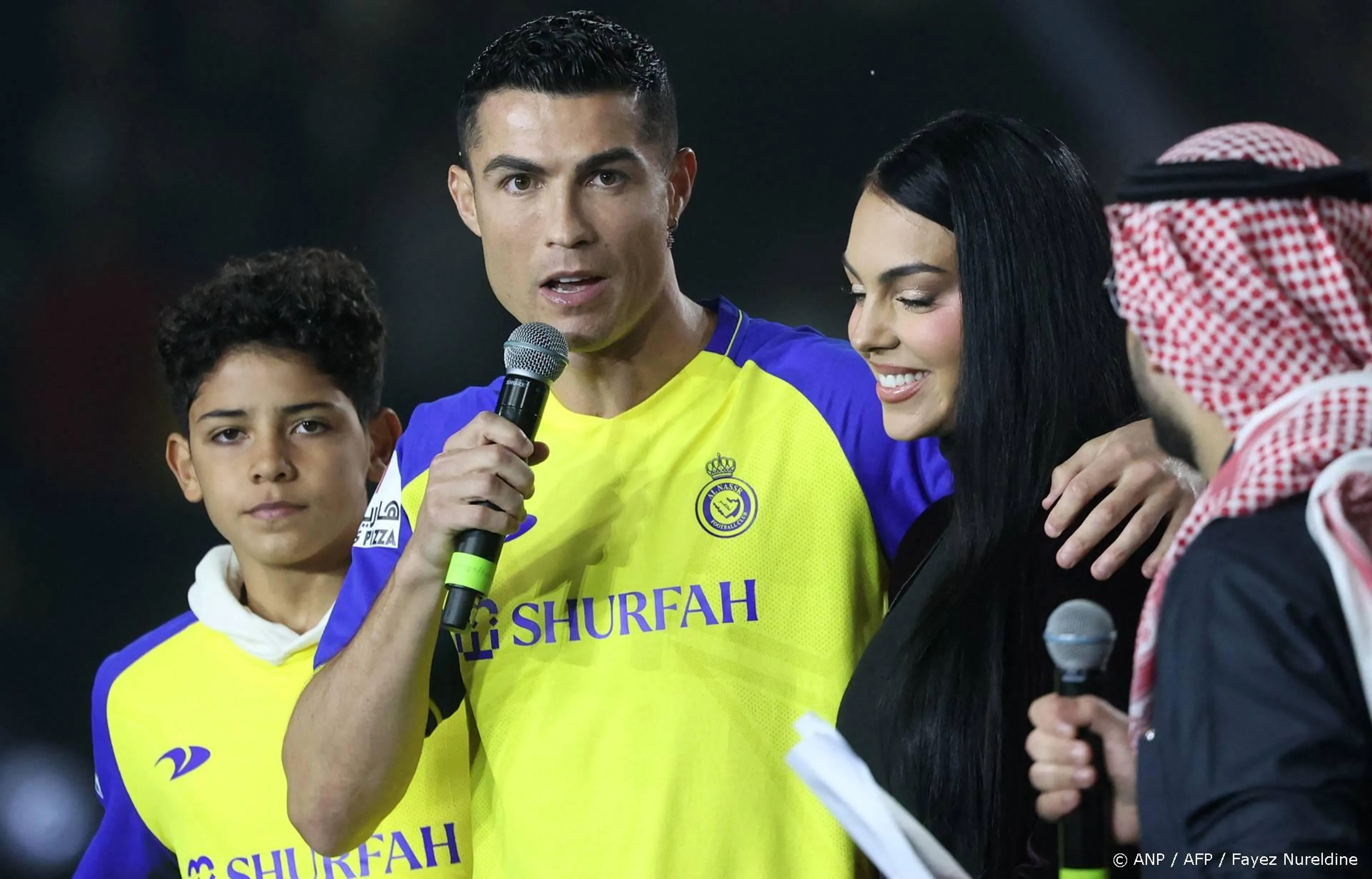 Vrouw Cristiano Ronaldo over bijzondere trouwlocatie: 'Intiem in woonkamer'