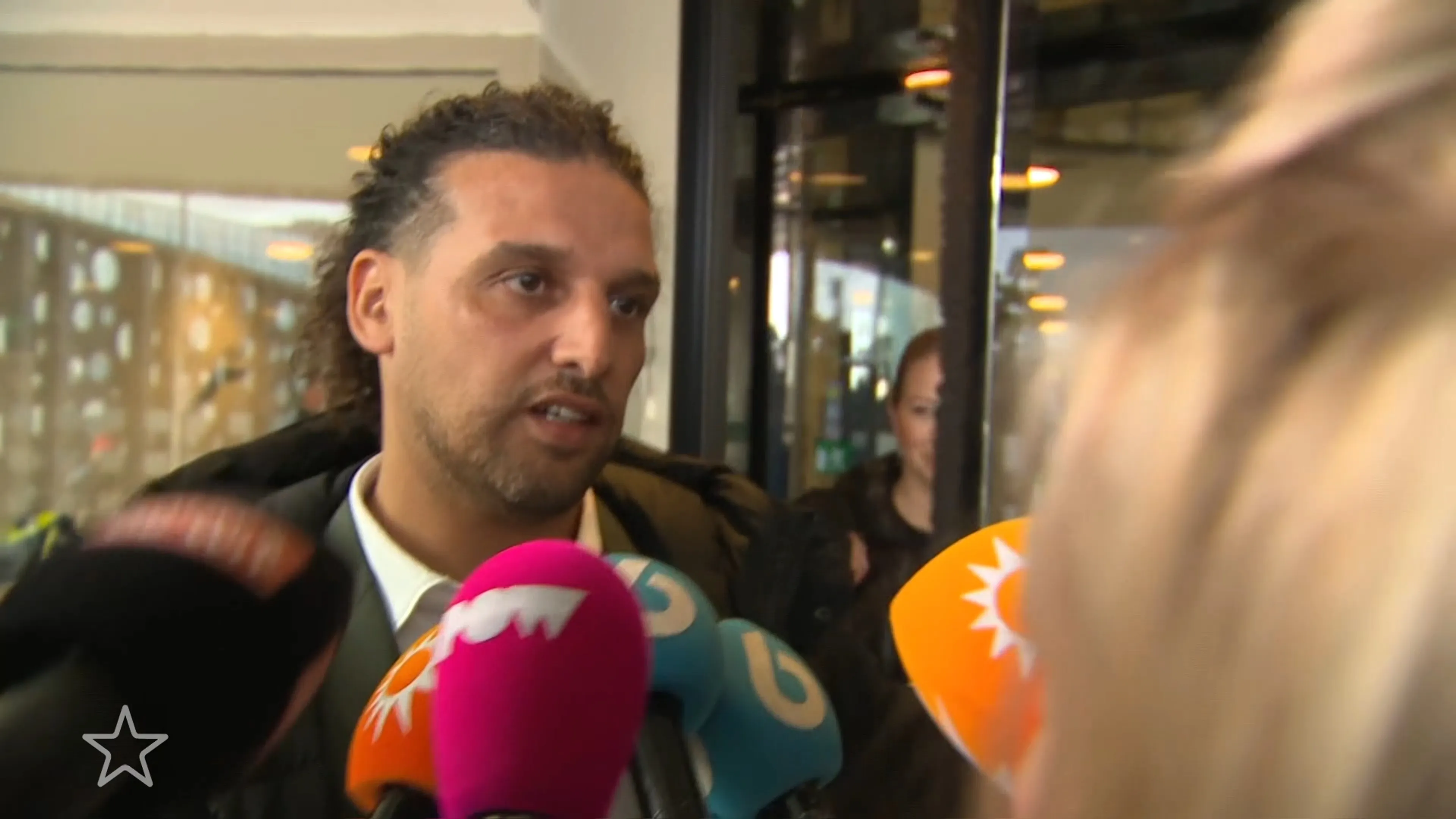 Ali B hamert bij vertrek uit rechtbank op 'feiten'