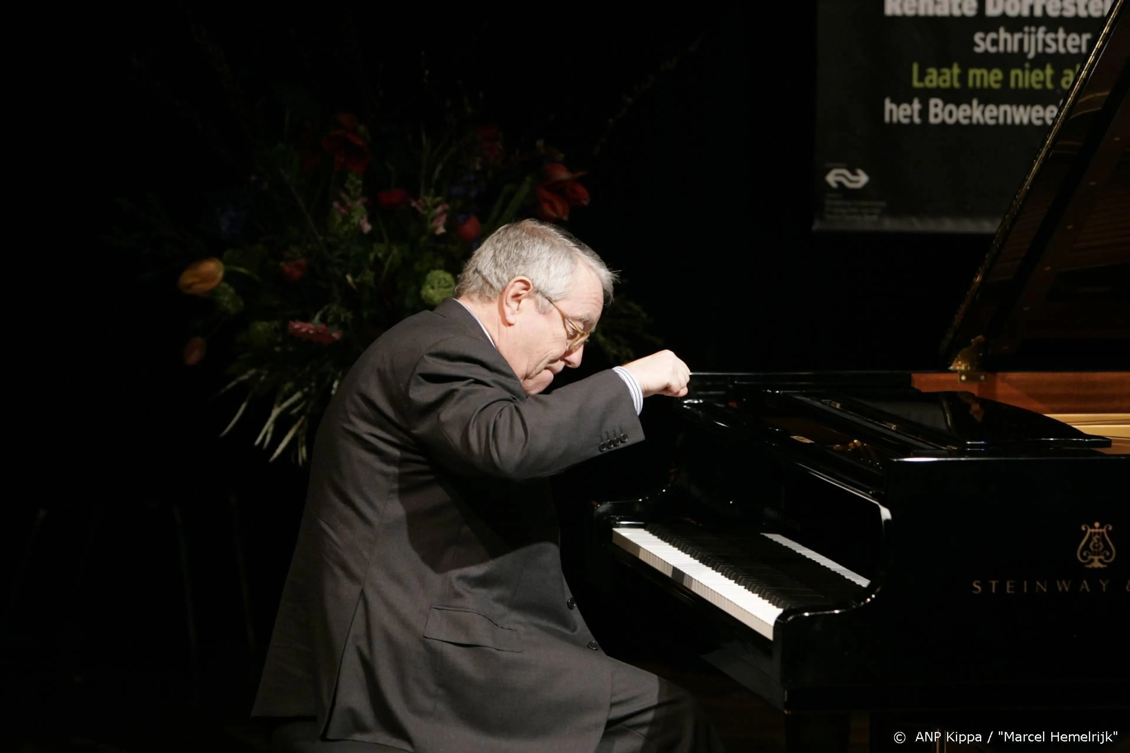 Pianist Louis van Dijk wordt begraven op Zorgvlied in Amsterdam