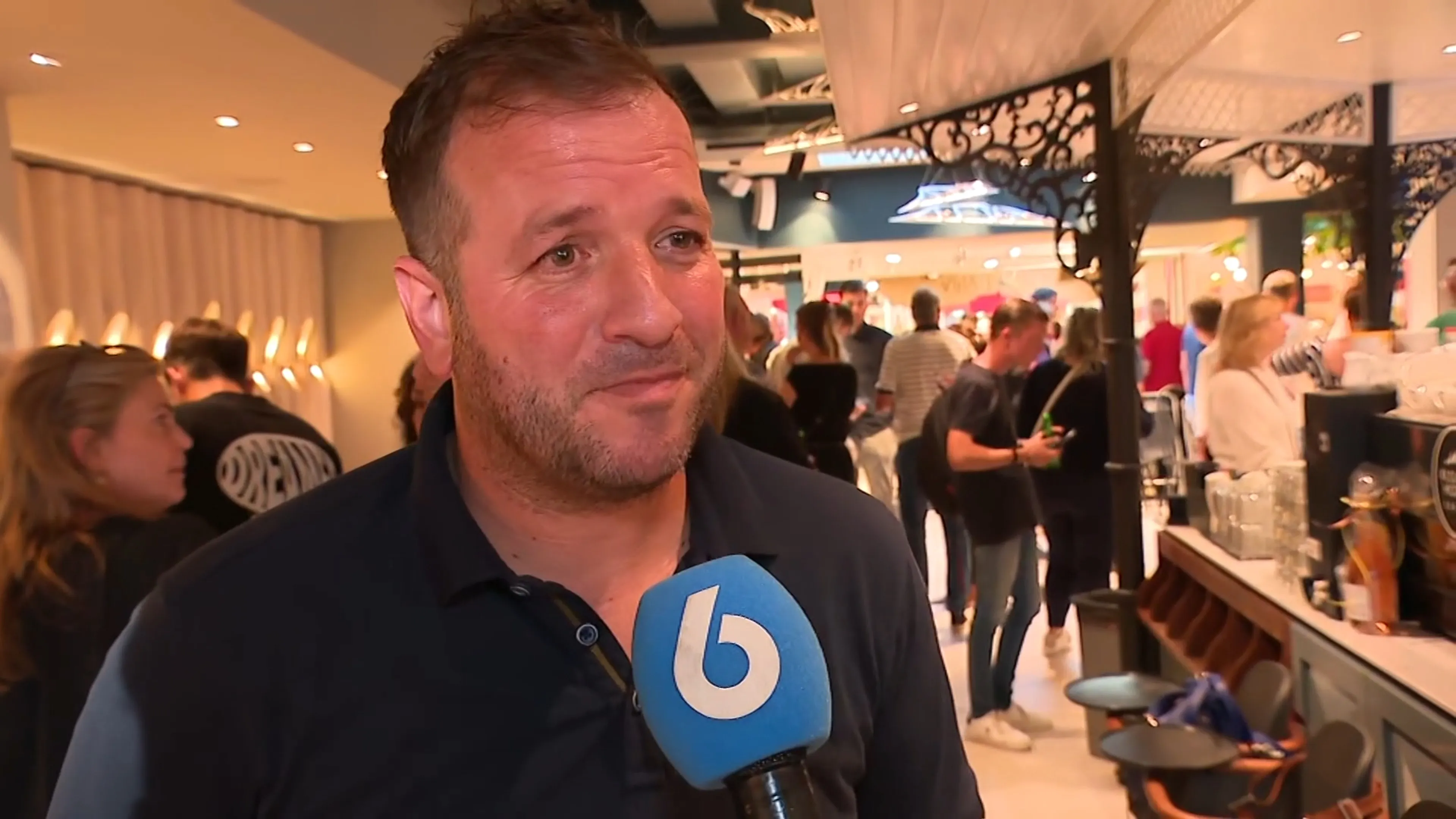 Rafael van der Vaart beretrots op band tussen Estavana en zoon Damián