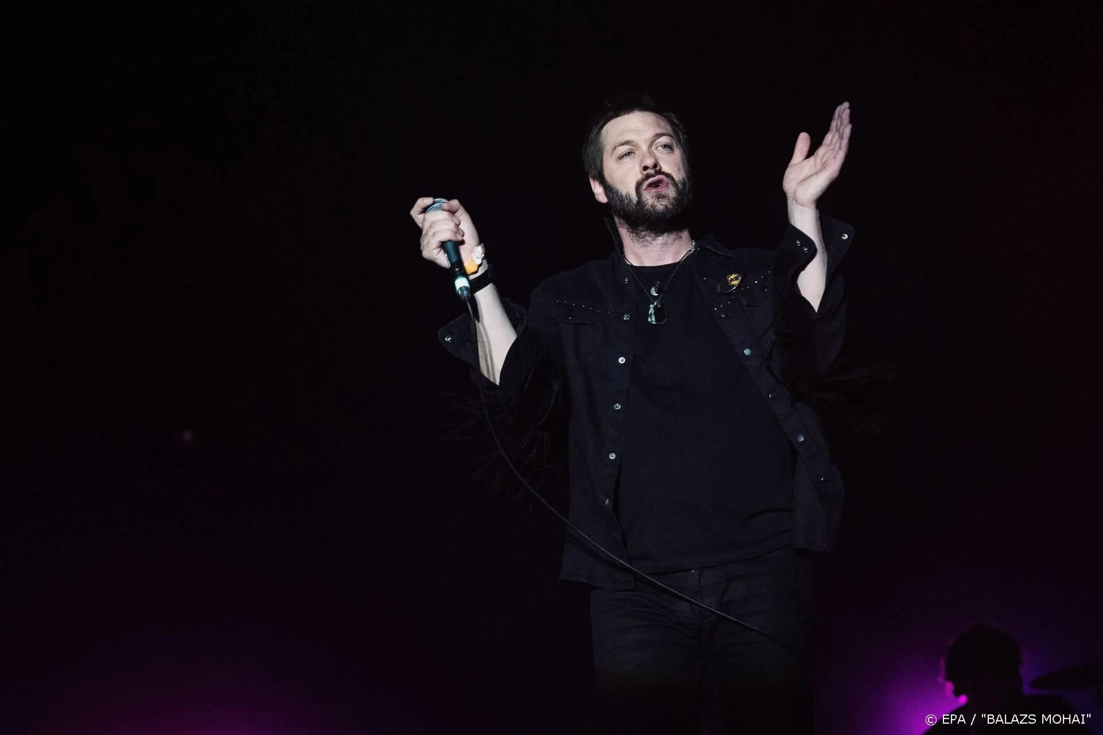 Zanger Kasabian voor rechter vanwege mishandeling ex