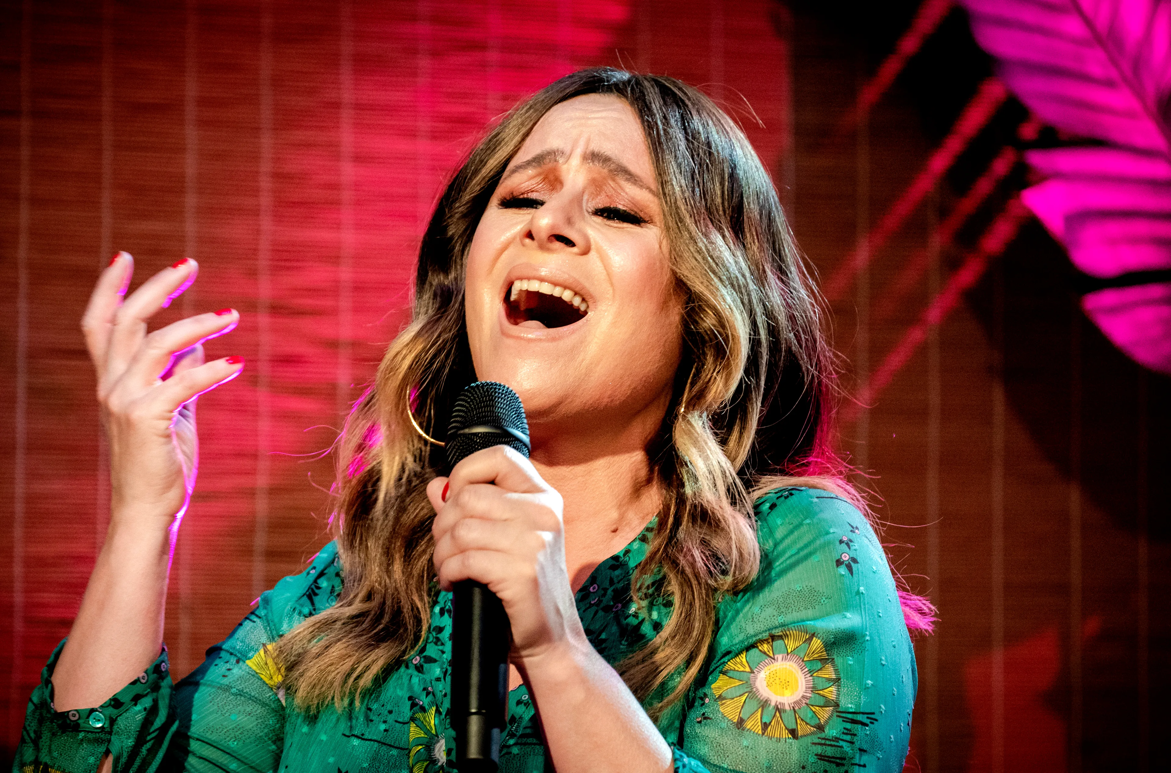 Trijntje Oosterhuis terug op het podium voor prachtig doel