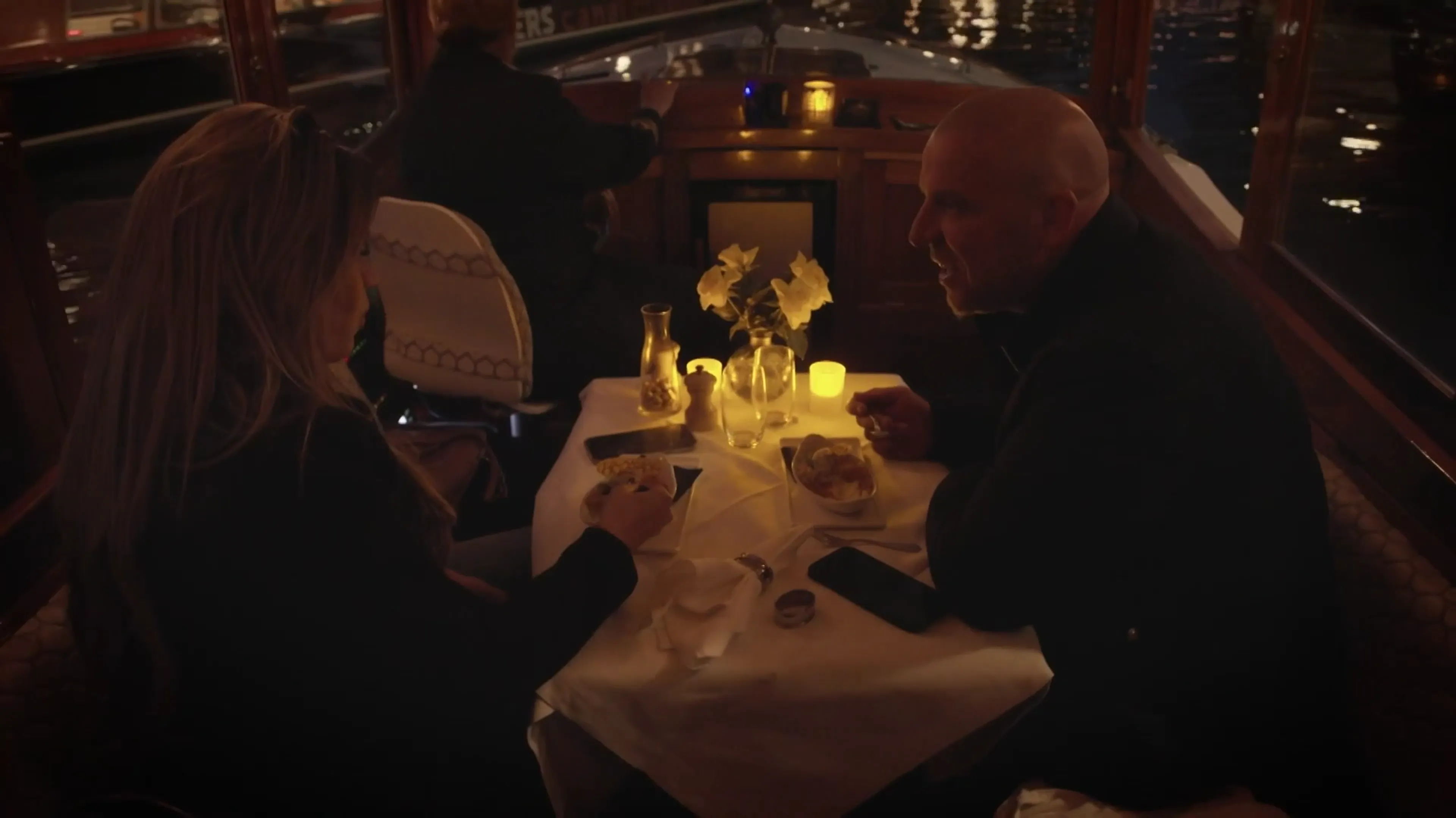 Andy neemt Melisa mee op een ROMANTISCHE date (Andy & Melisa)