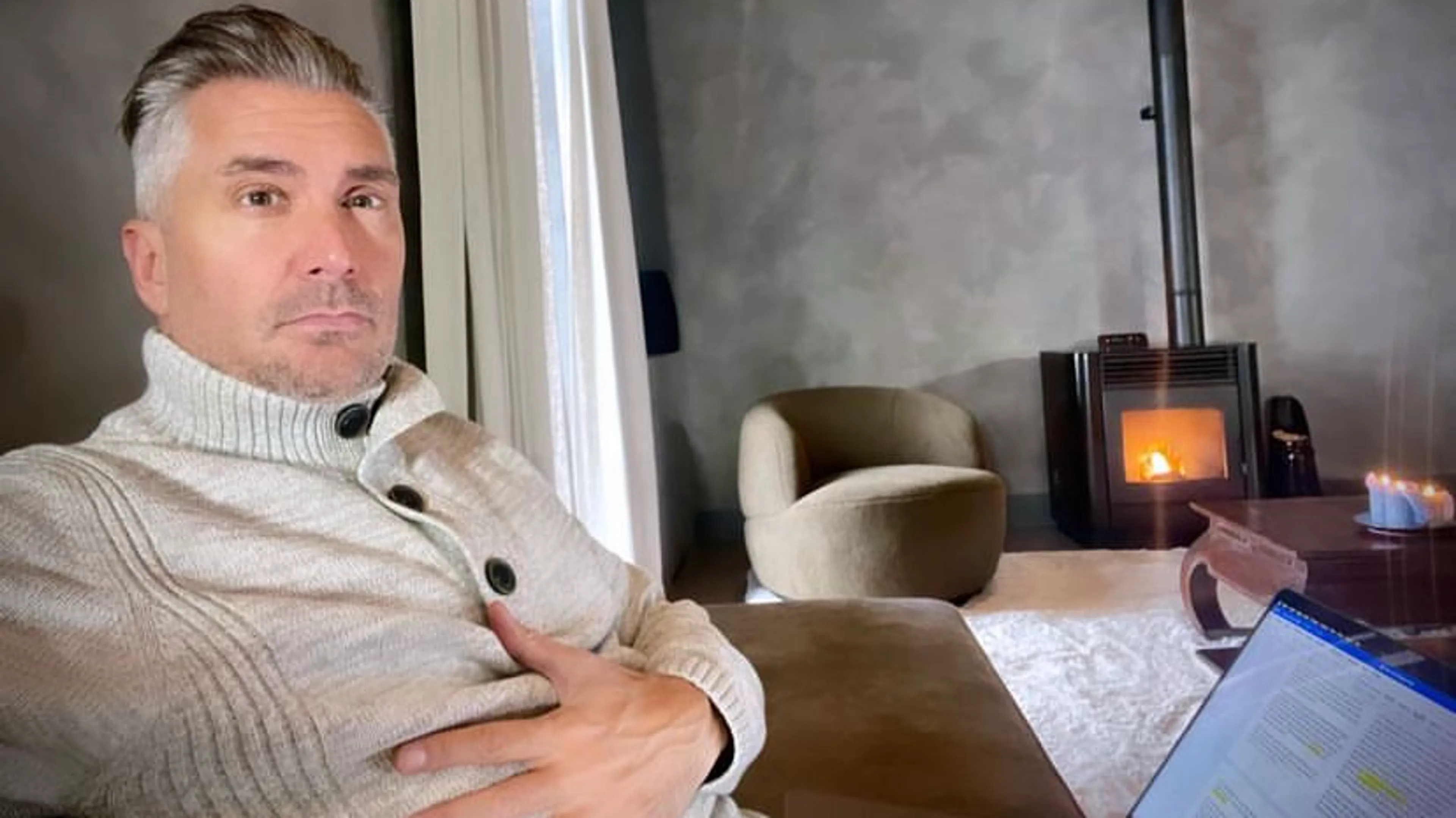 Guido Weijers brengt feestdagen door met laptop 