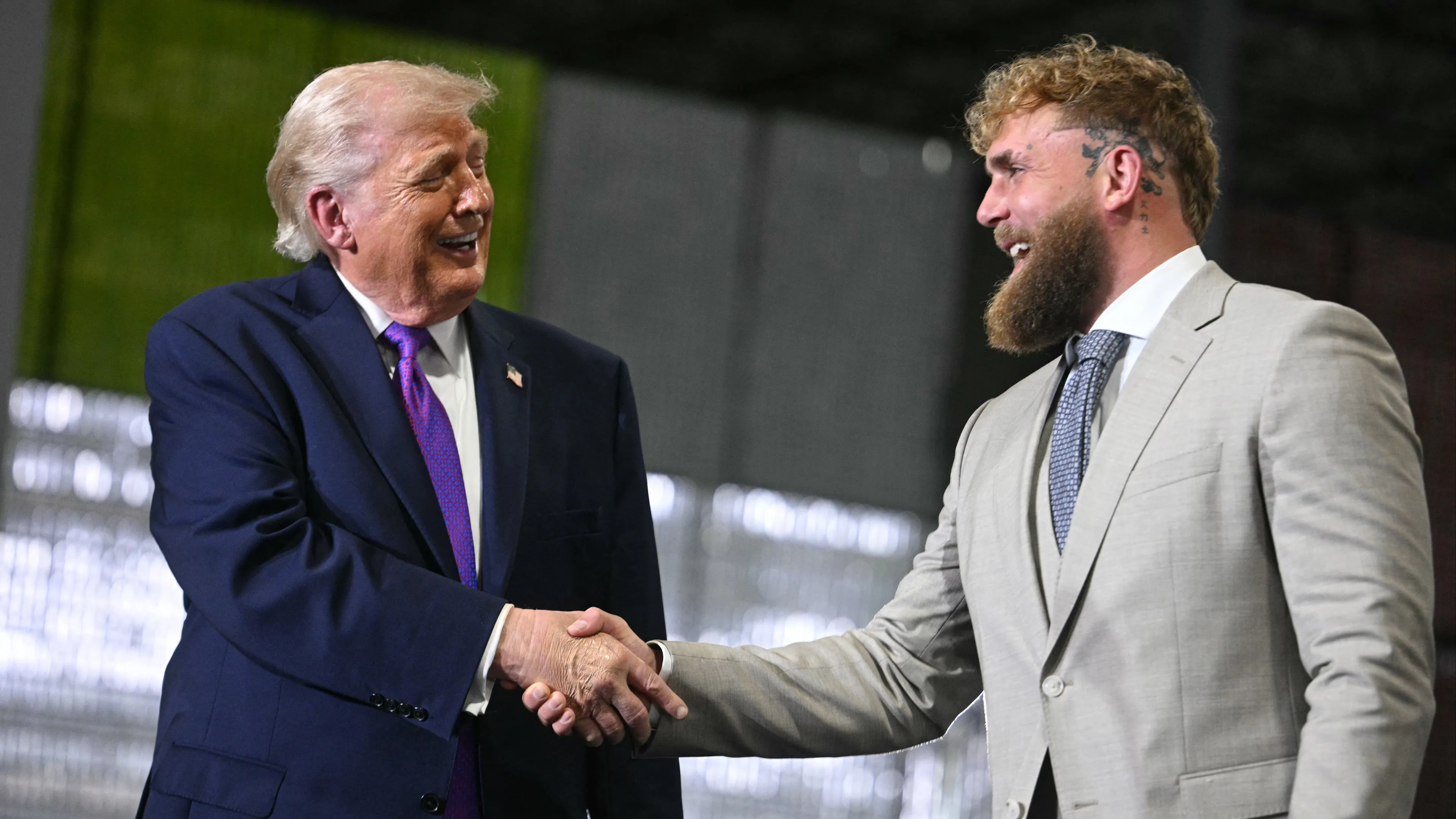 Jake Paul opnieuw onder vuur vanwege herhaalde steun aan Donald Trump