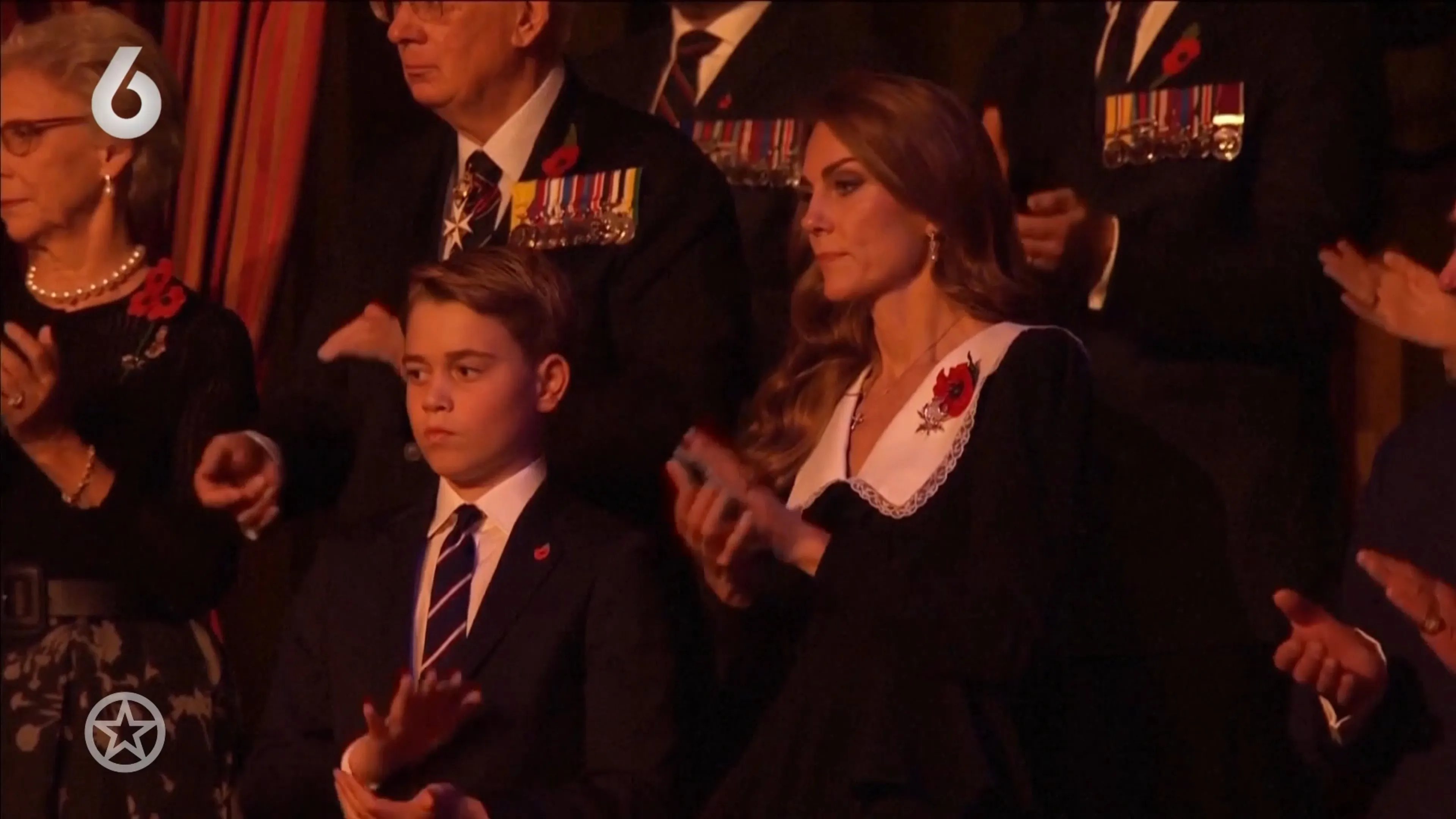 Charles en William herenigt tijdens Rememberance Day