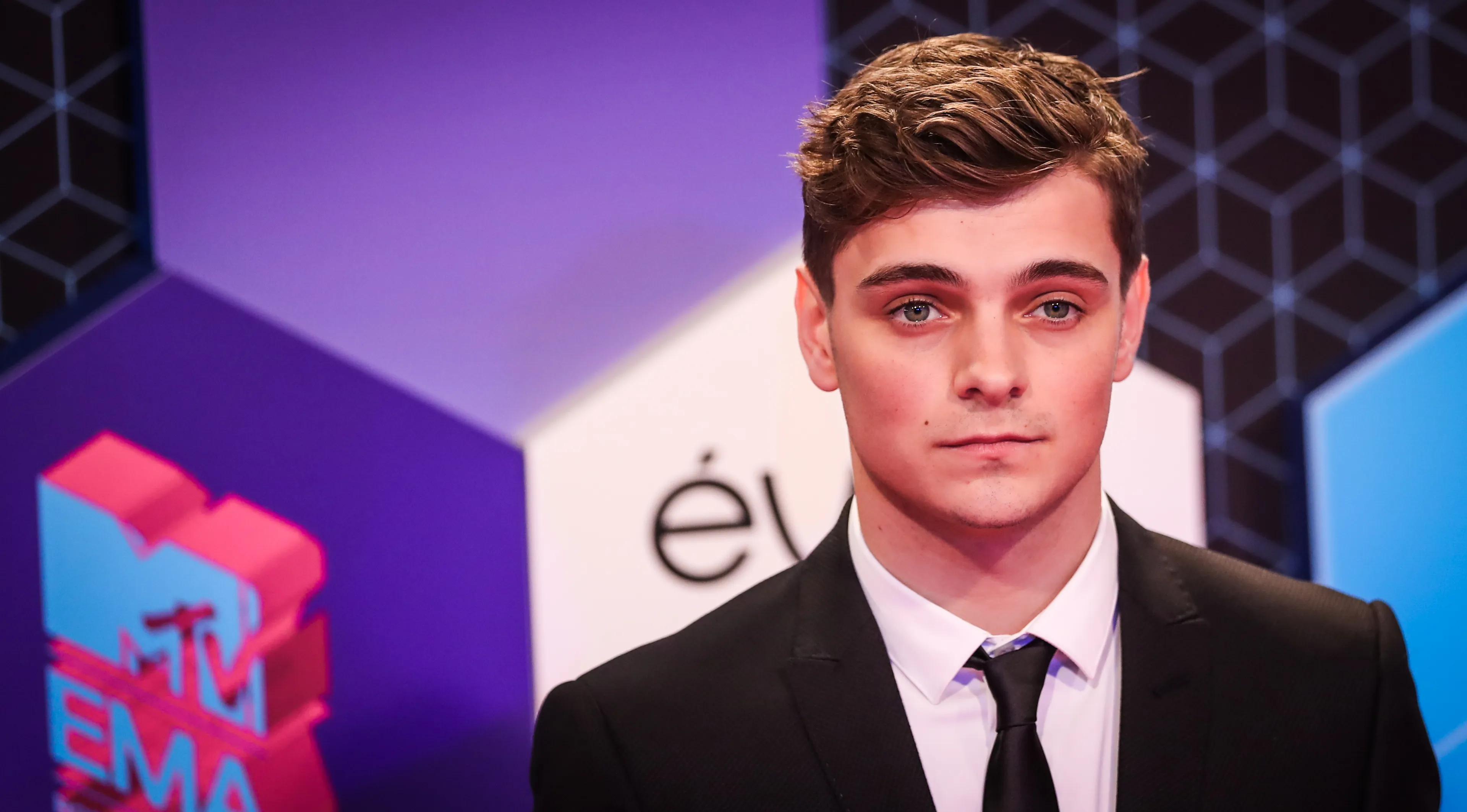 ZIEN: Vest Martin Garrix vliegt in brand