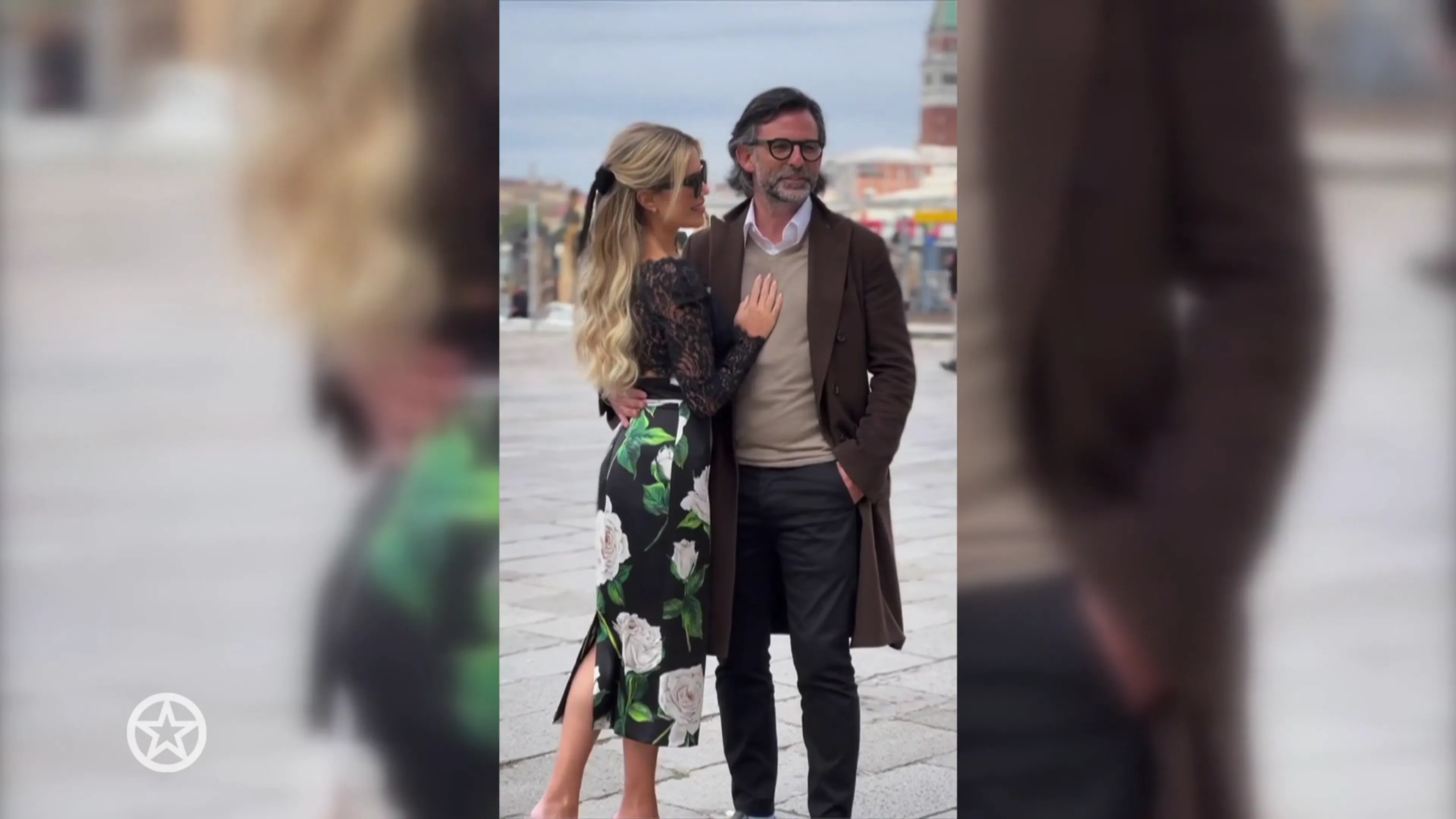 Sylvie poseert bij 'gouden kubus' met echtgenoot Niclas in Venetië