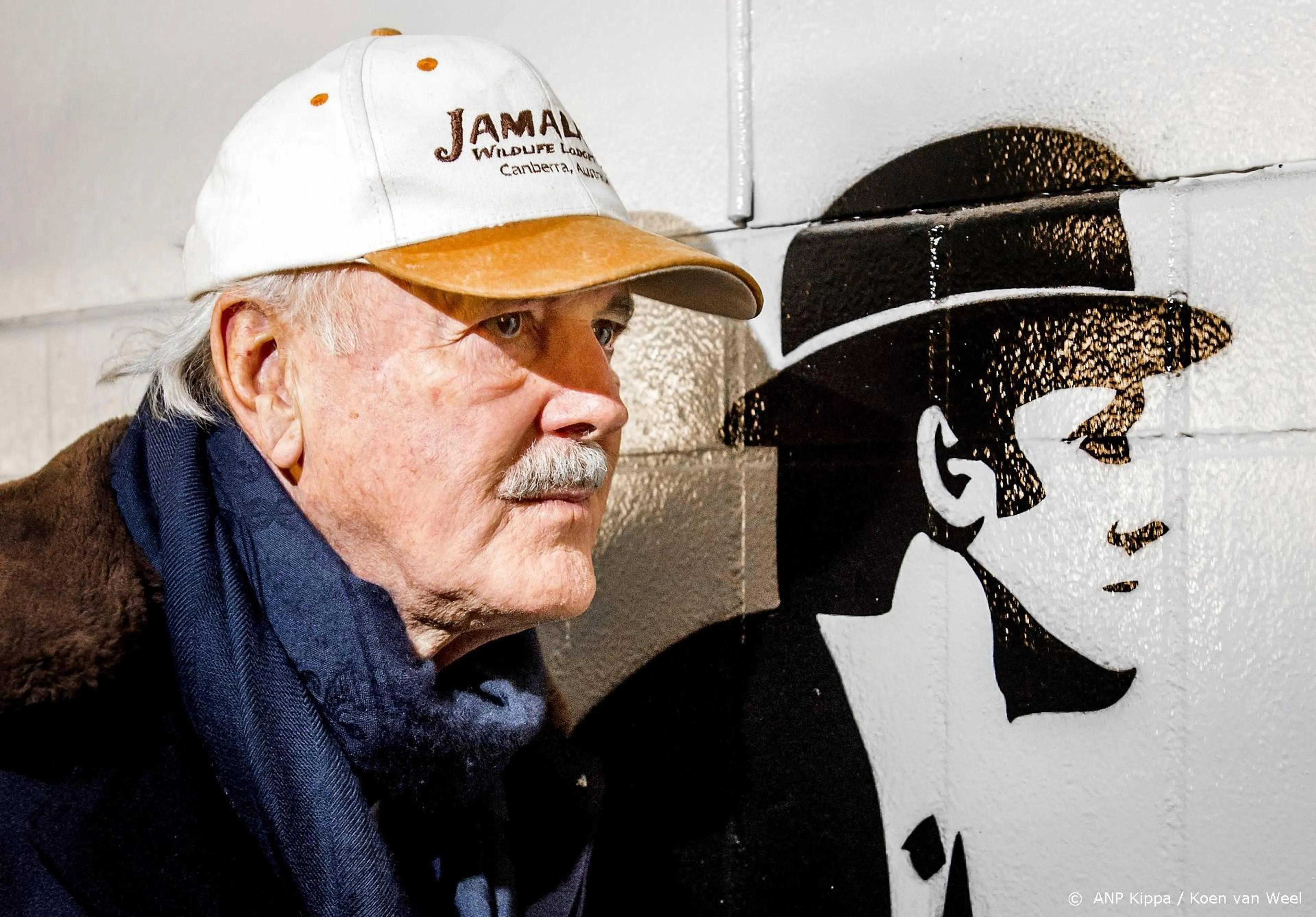 John Cleese zegt lezing op Cambridge af vanwege Hitler-rel
