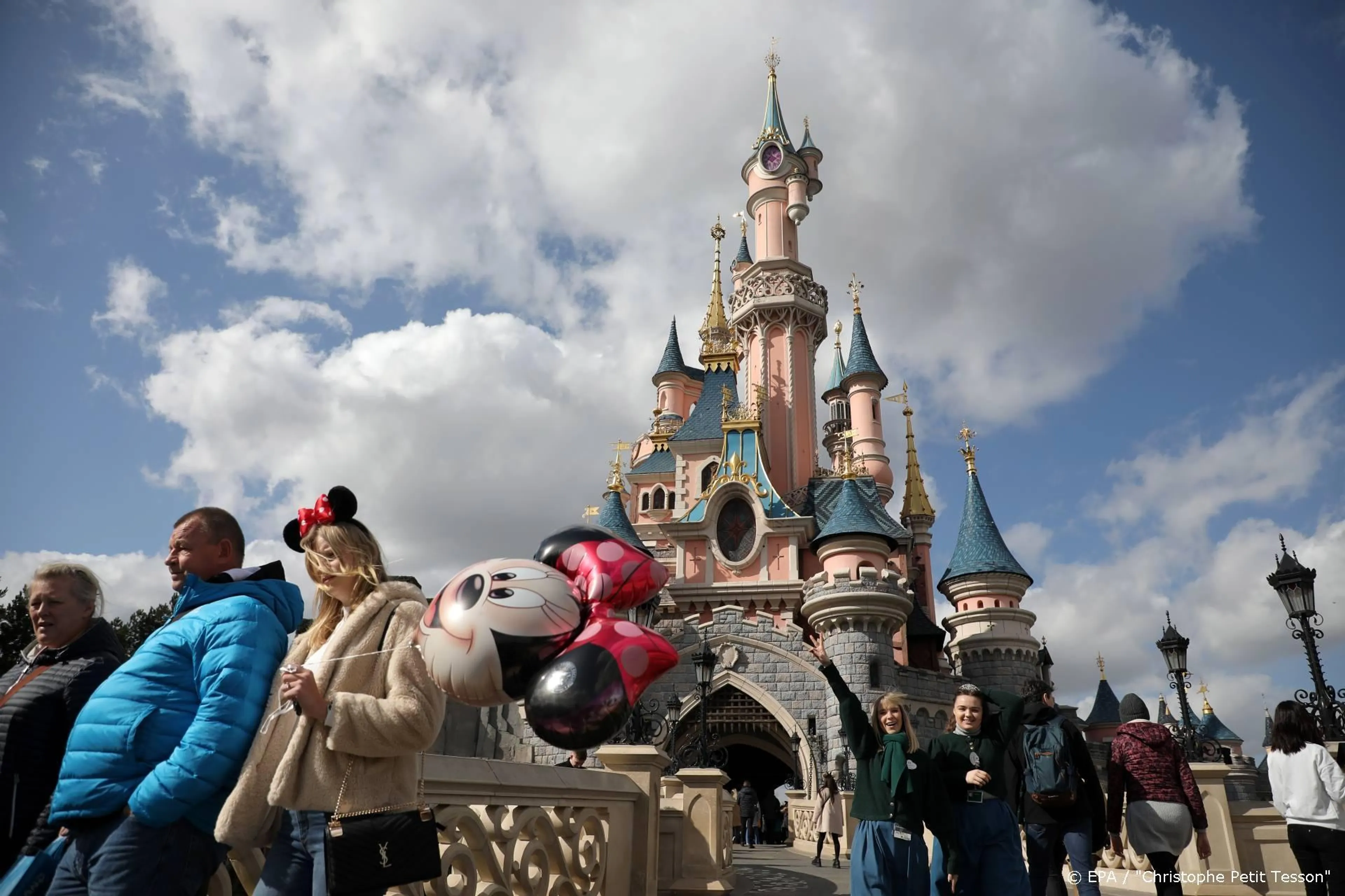 Kwartaalwinst Disney keldert door coronacrisis