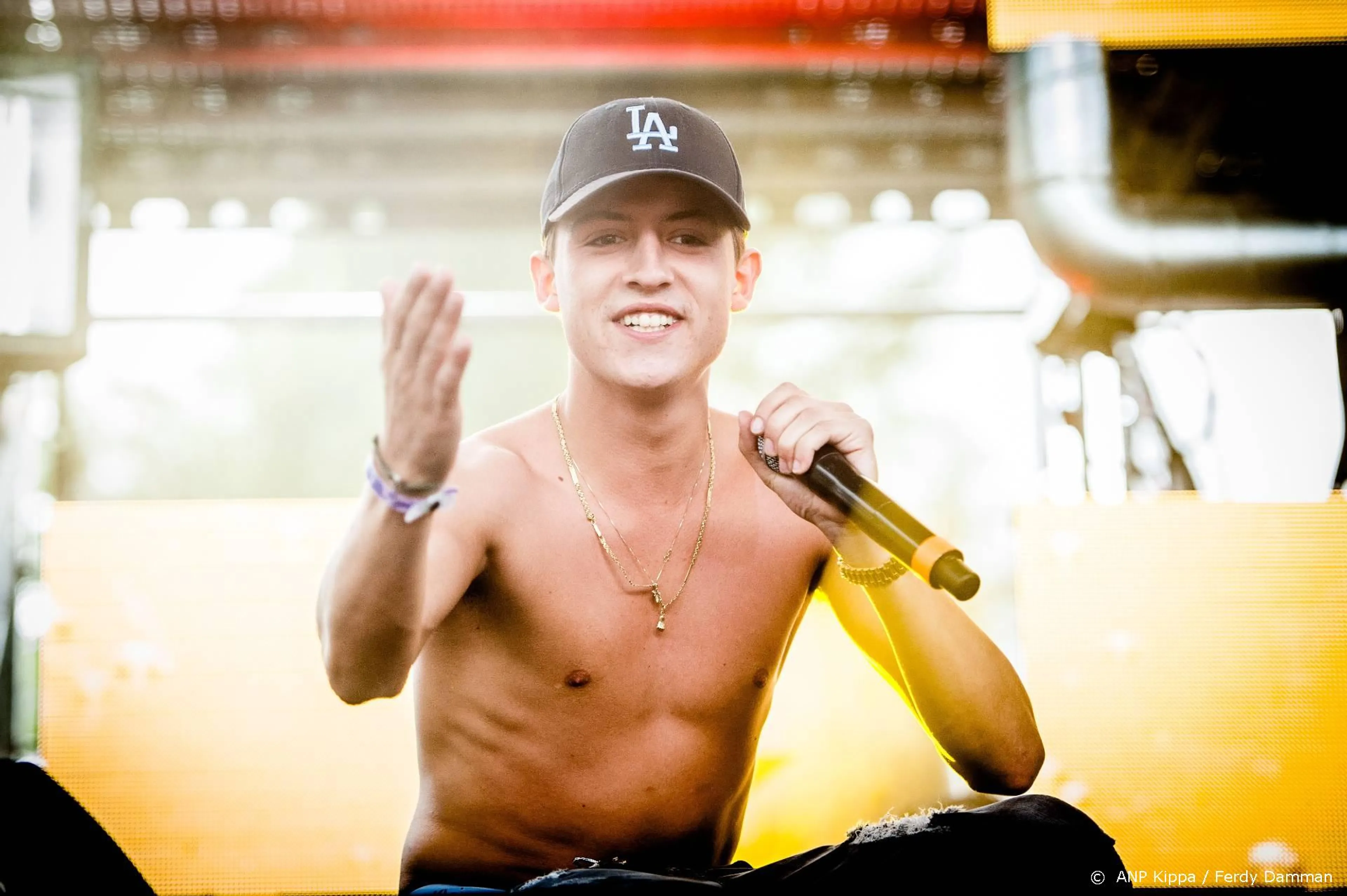 Lil' Kleine rapt in nieuw album over incident Ibiza en relatie