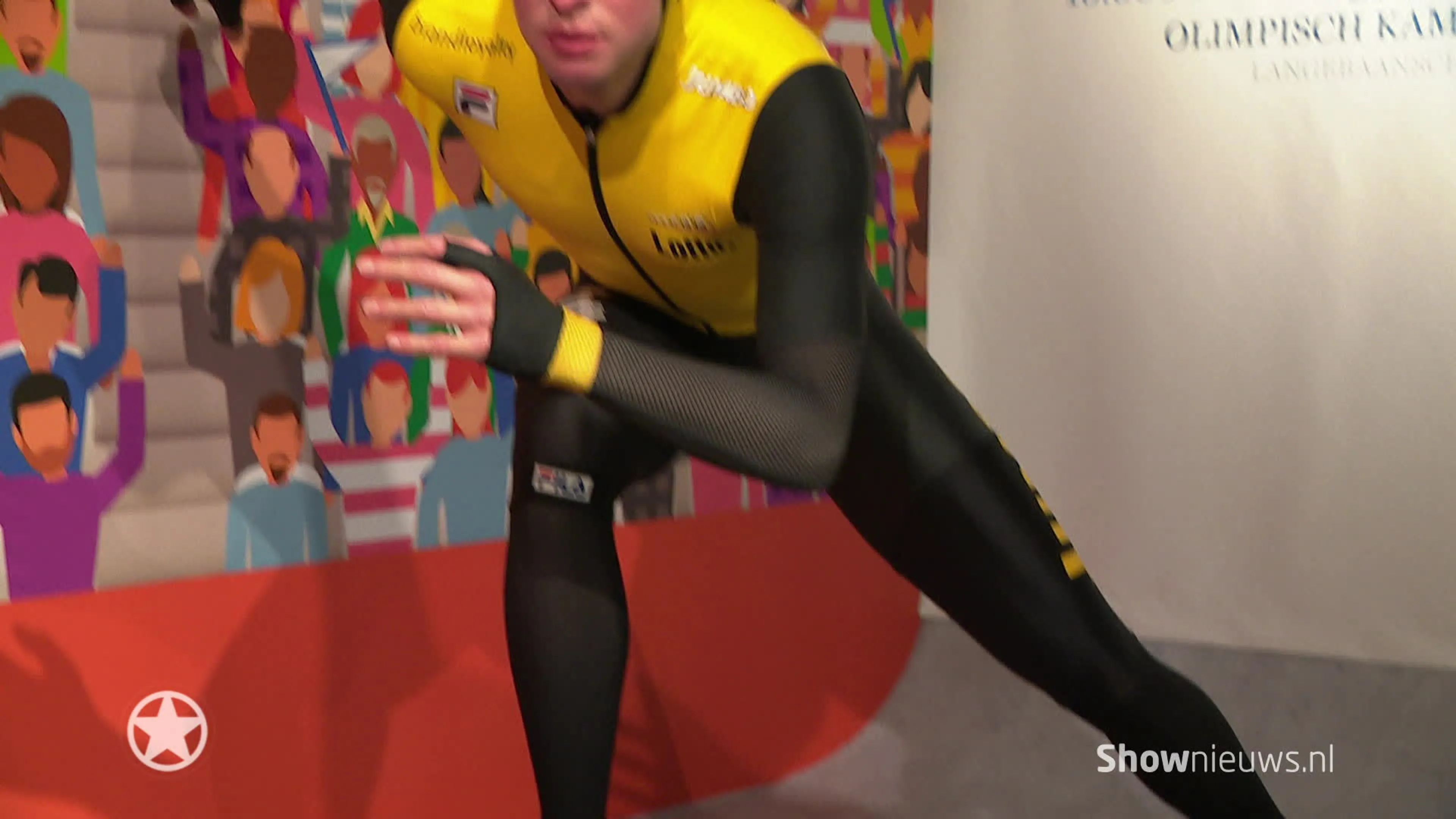 Sven Kramer onthult eigen wassen beeld