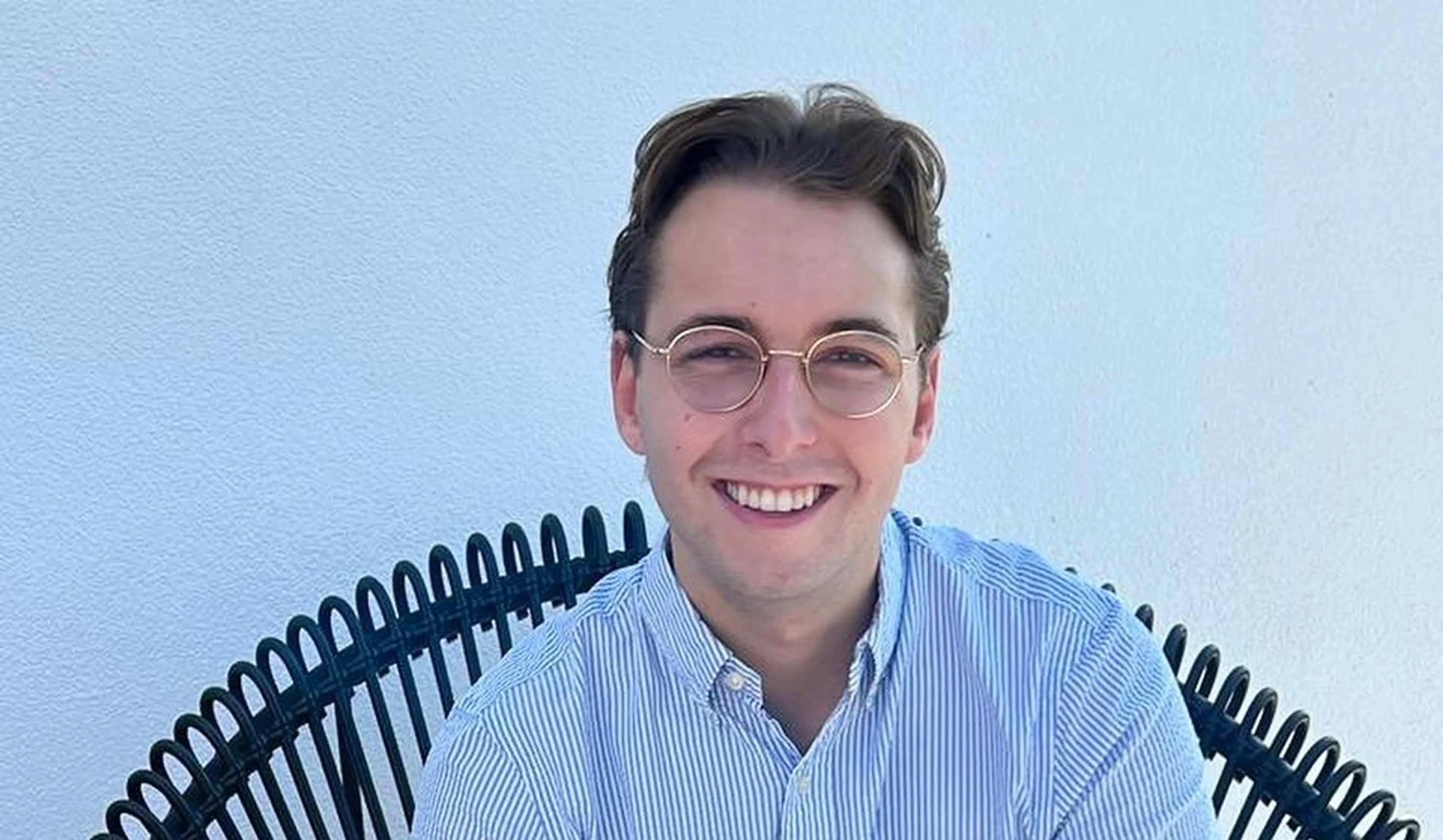 ZIEN: Christiaan Bauer zeer ongemakkelijk tijdens interview