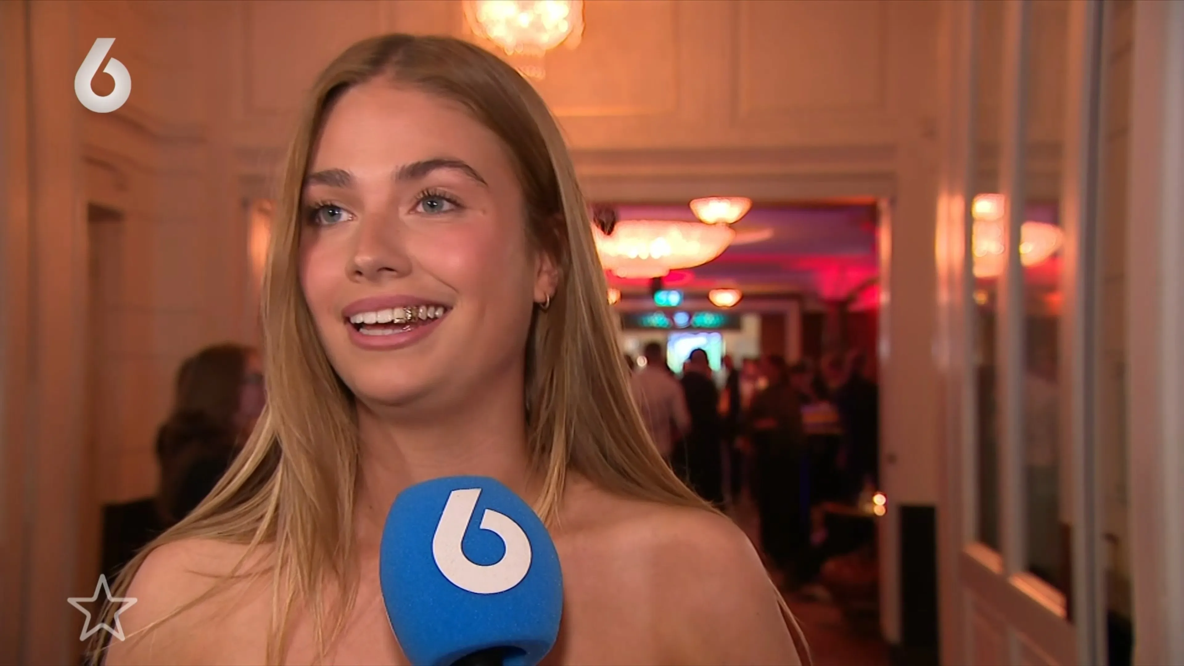Roxy Dekker verbaast met nieuw uiterlijk tijdens Buma Awards