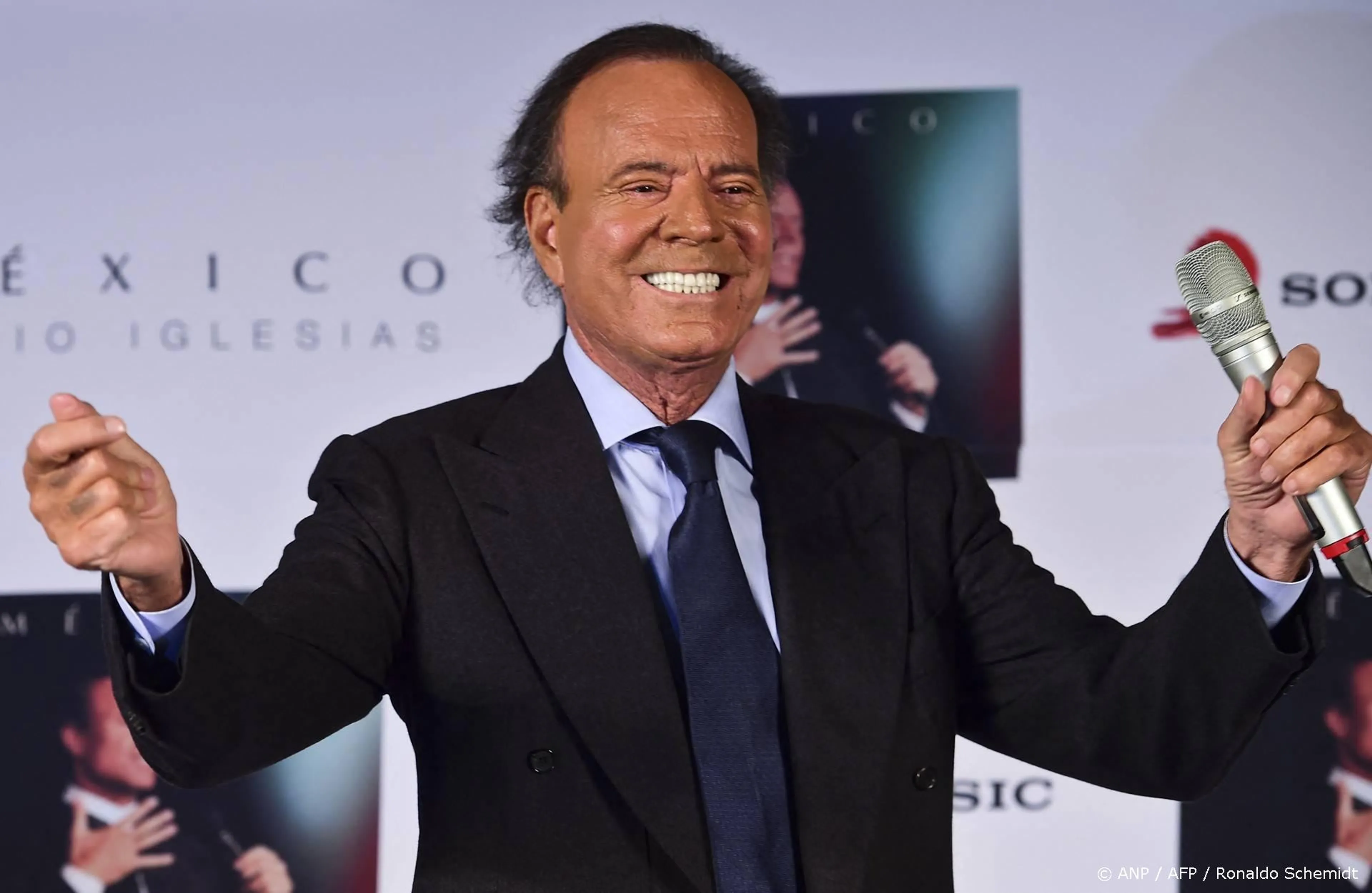 Julio Iglesias naar rechter om artikelen vermeend misbruik