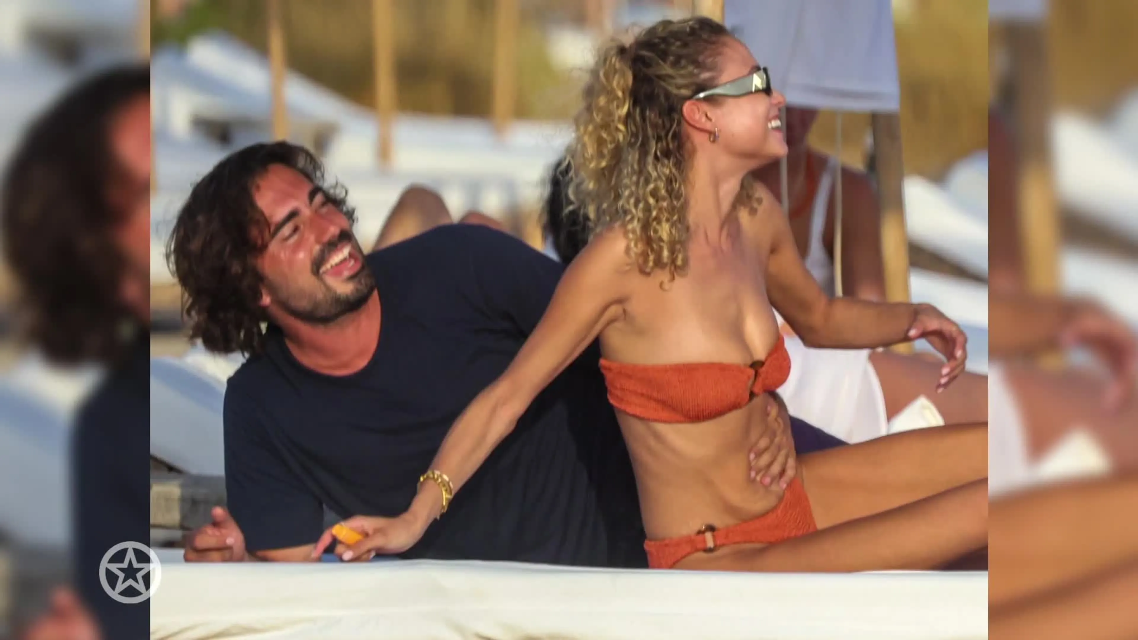 Rose Bertram intiem gespot met man