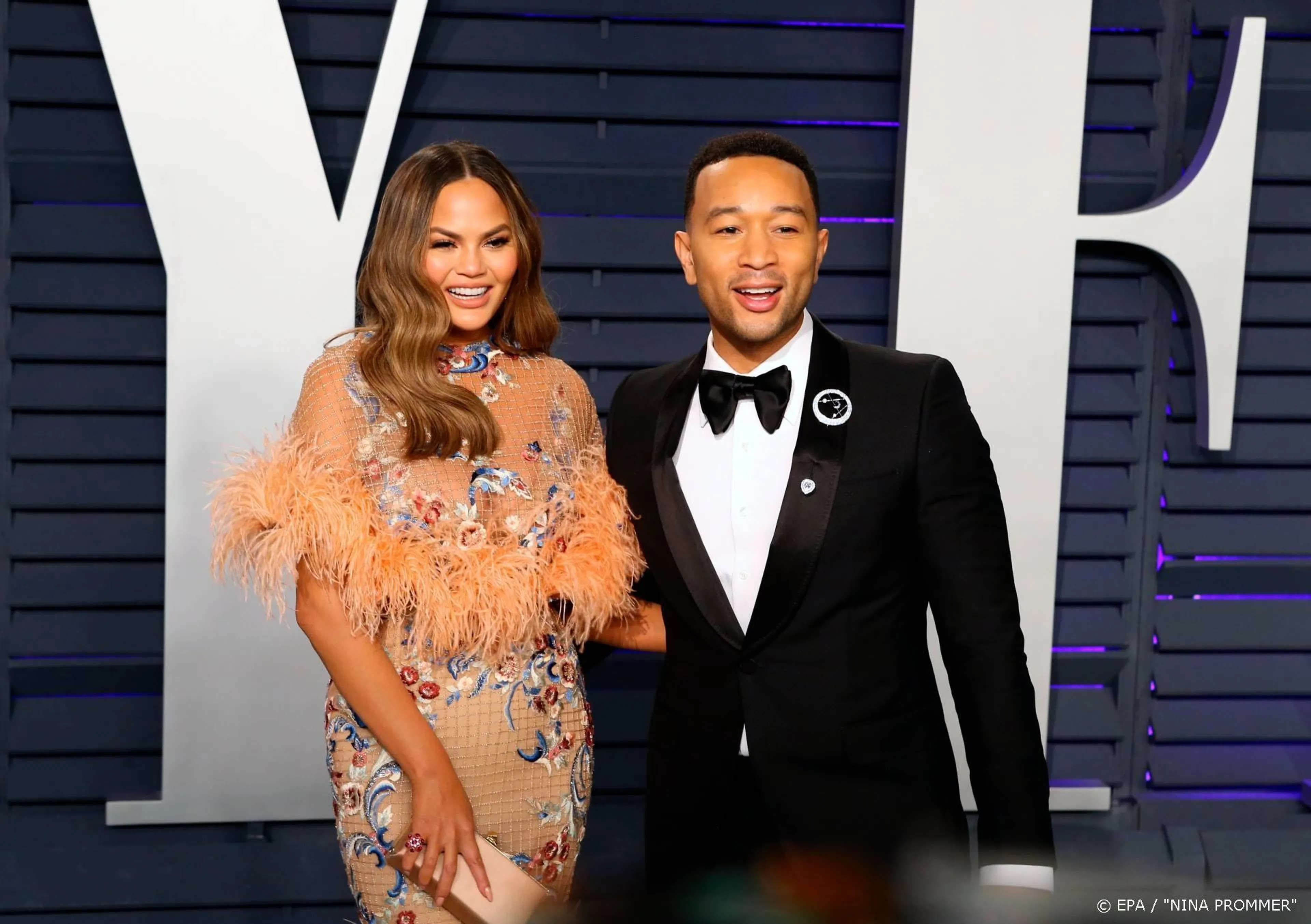 Chrissy Teigen en John Legend houden theekransje in achtertuin