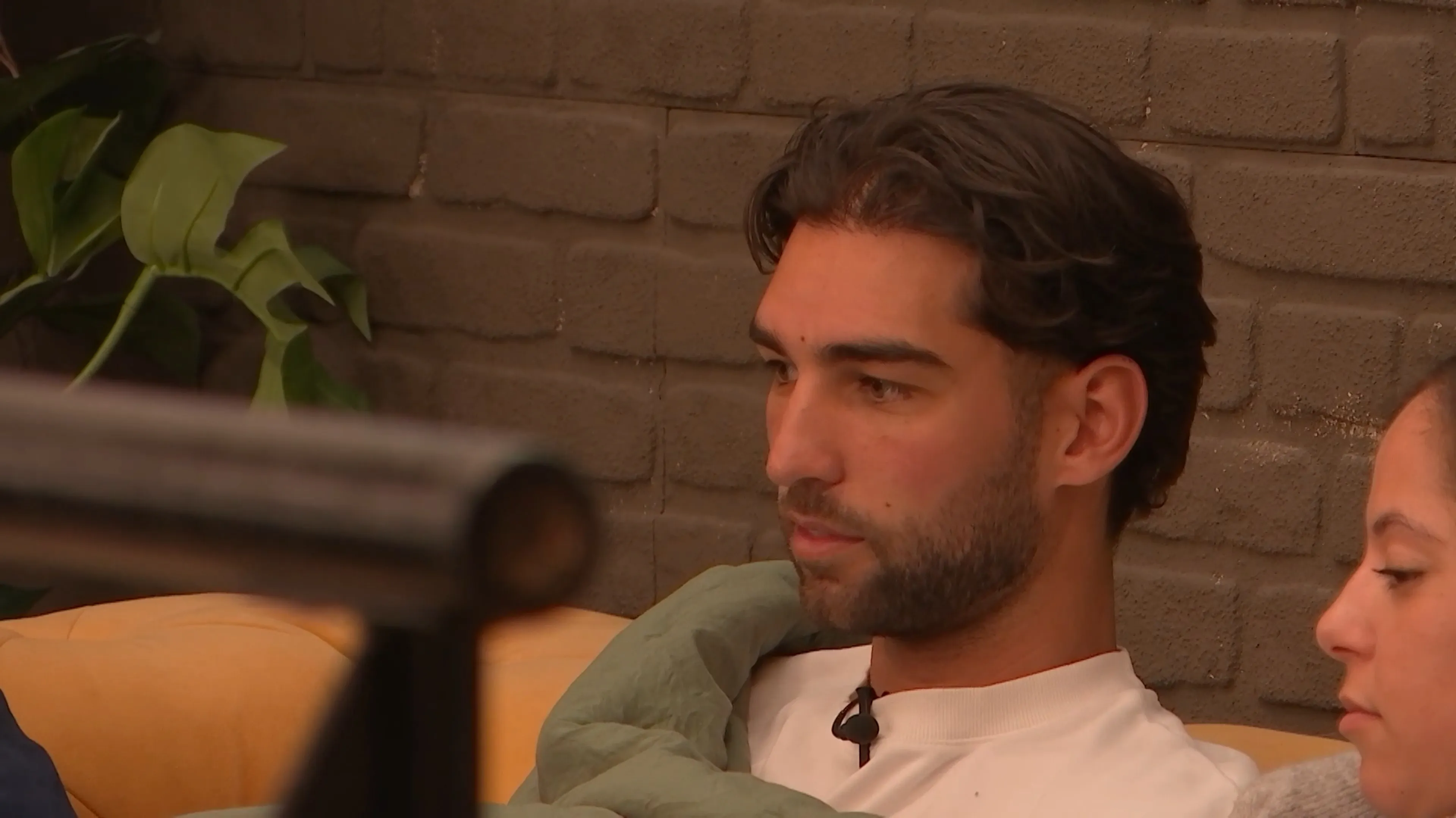 Ricky denkt dat Robert hem immiteert