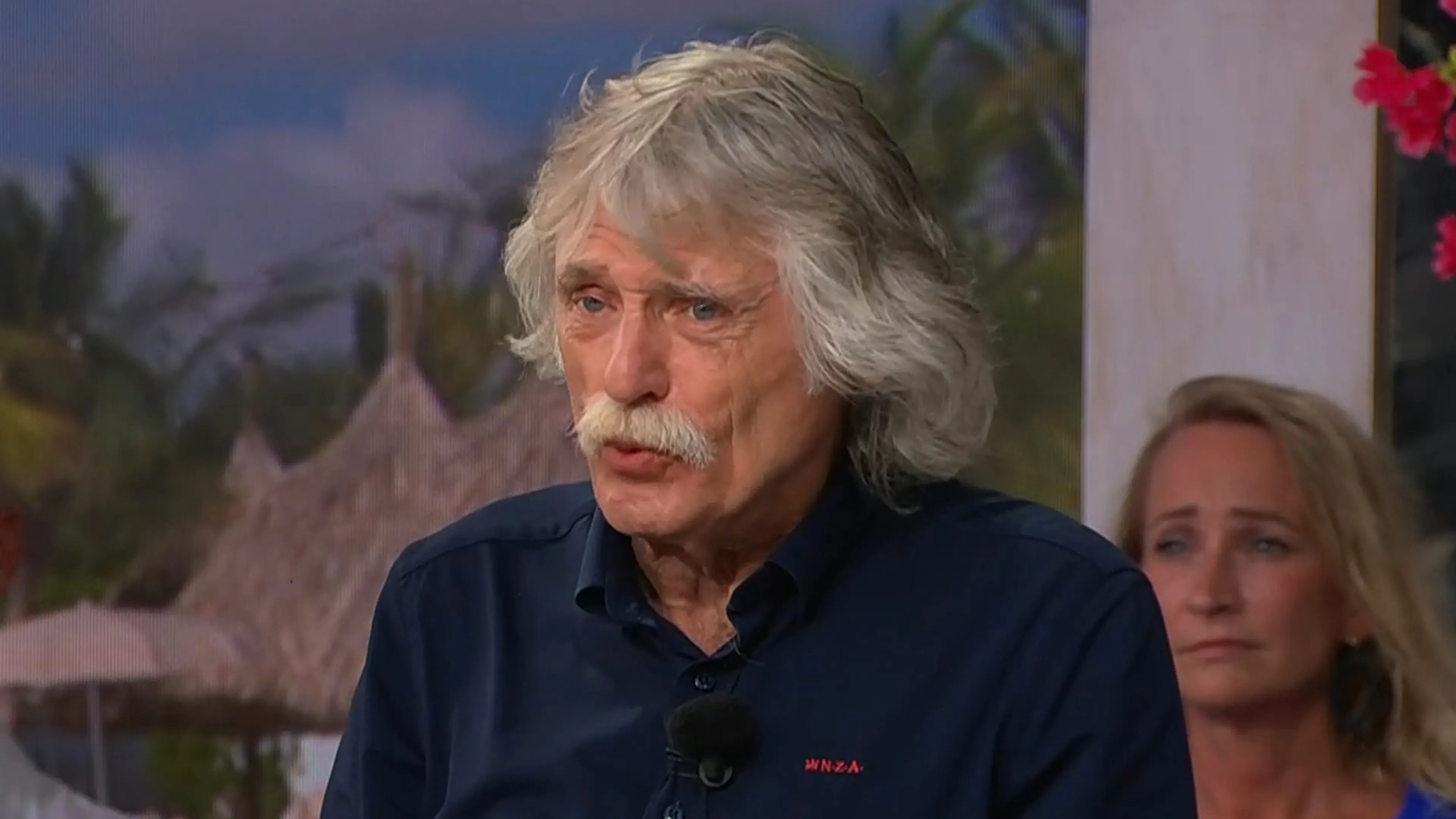 Johan Derksen: 'Je schaamt je kapot dat zo'n gozer een Oranje-shirt aanheeft'