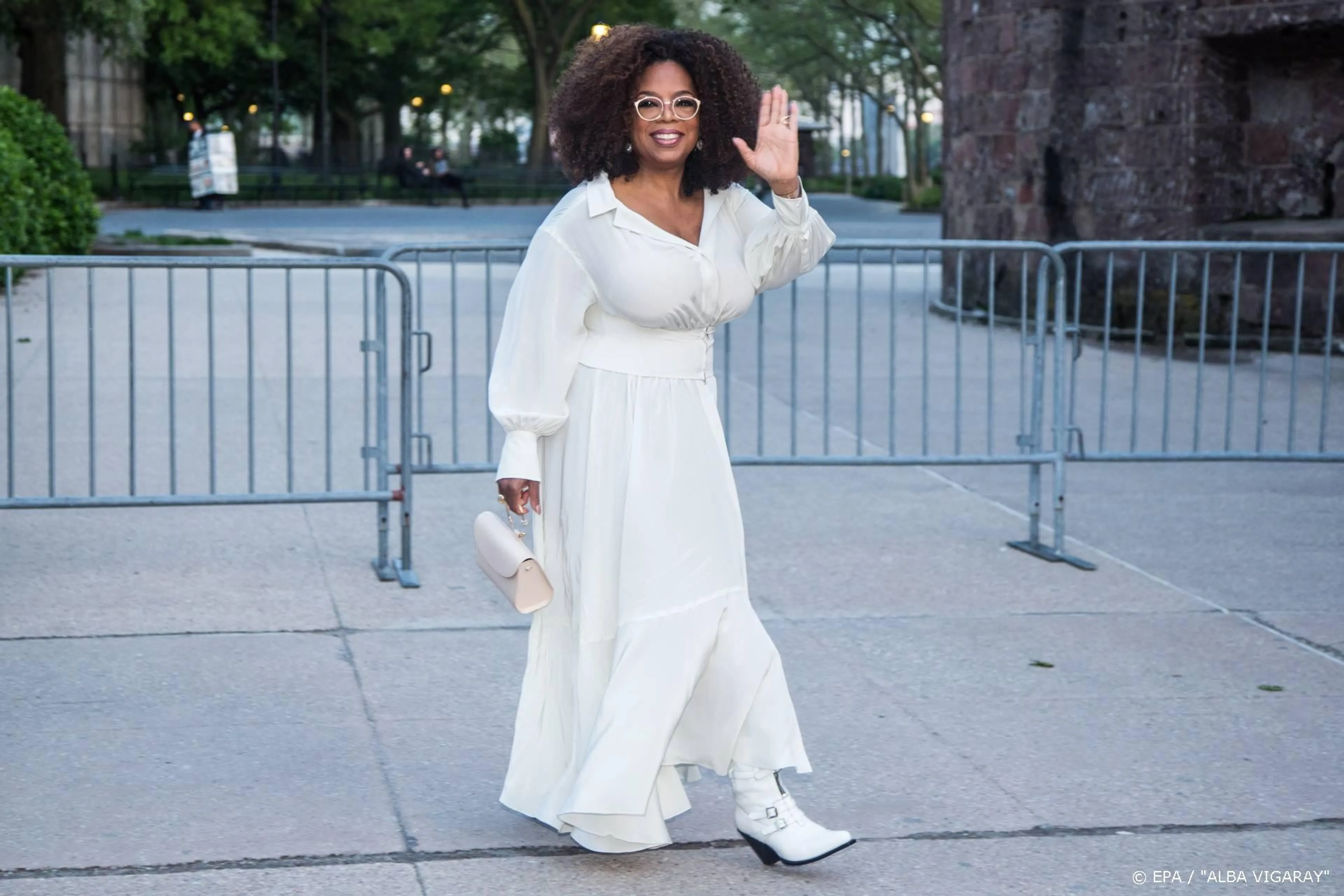 'Buckingham Palace vroeg Oprah naar vriendschap met Meghans ma'