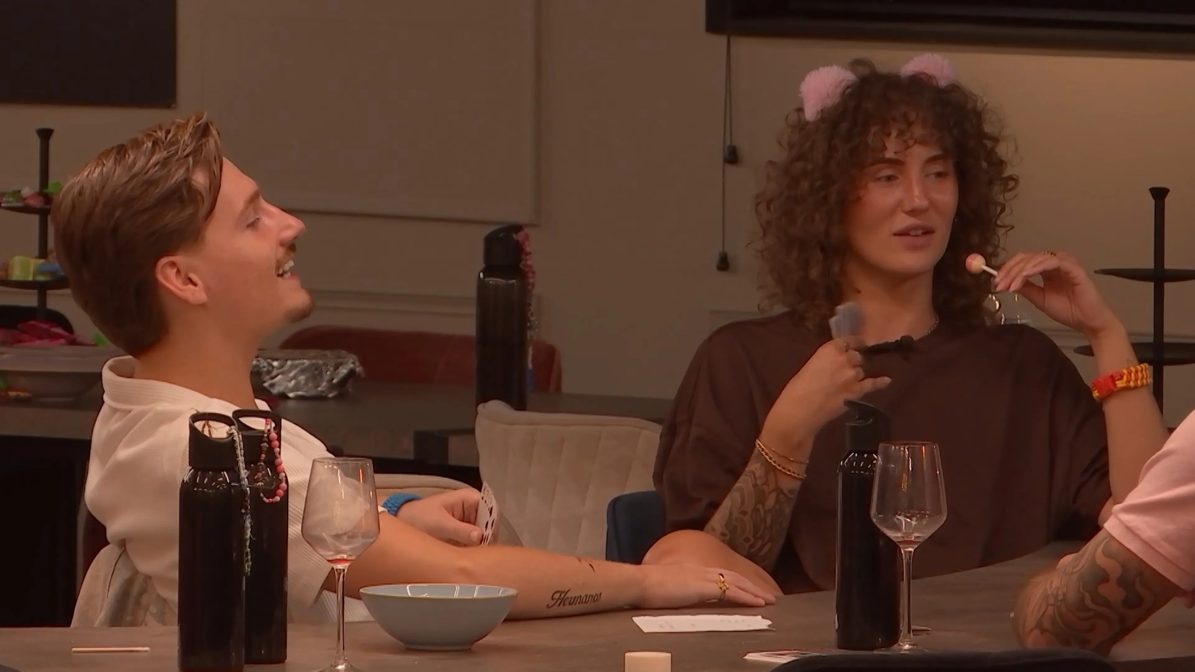 De Bondgenoten-Julia heeft een seksdroom gehad