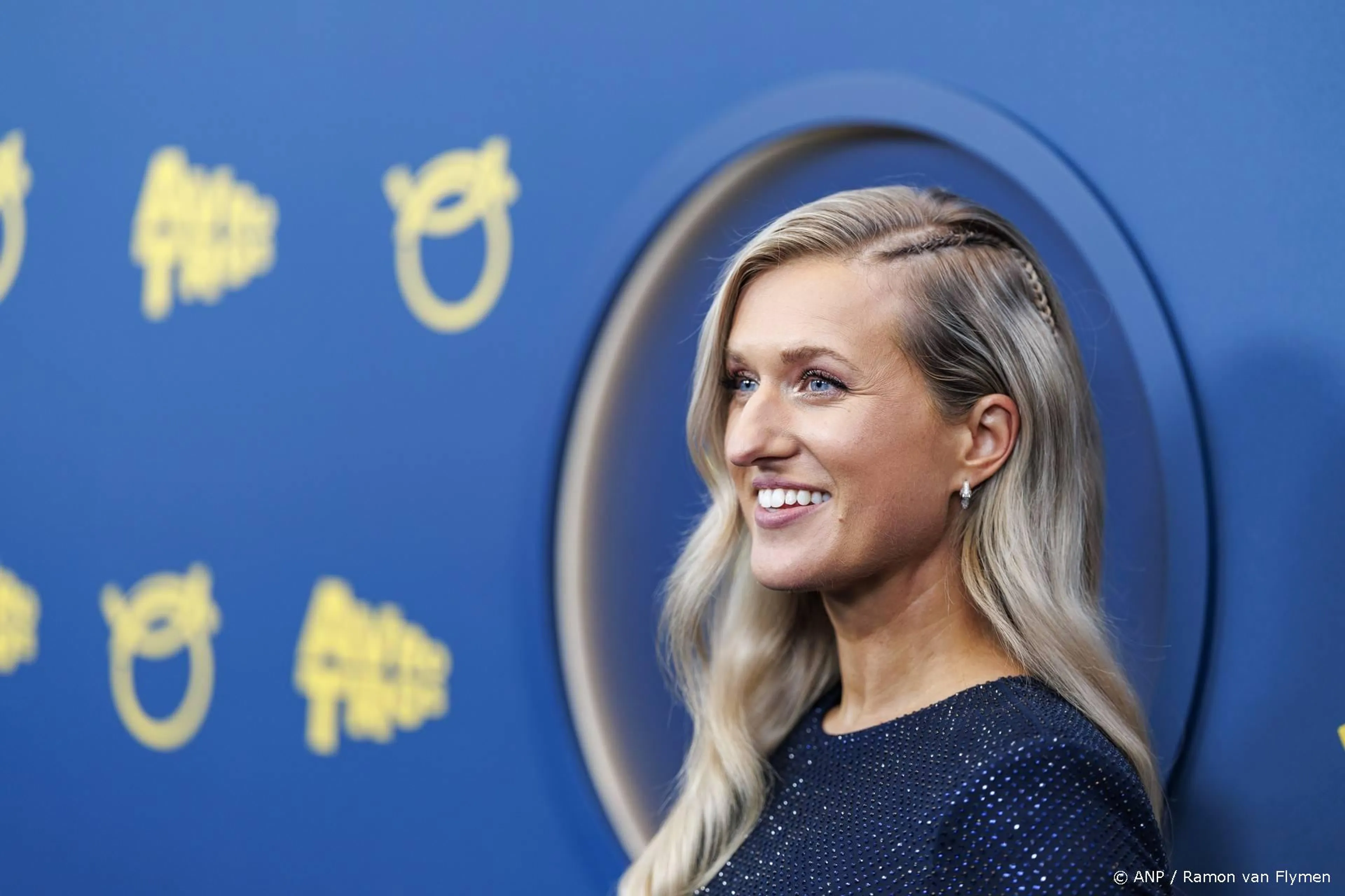 Britt Dekker sleept Televizier-Ring Jeugd in de wacht