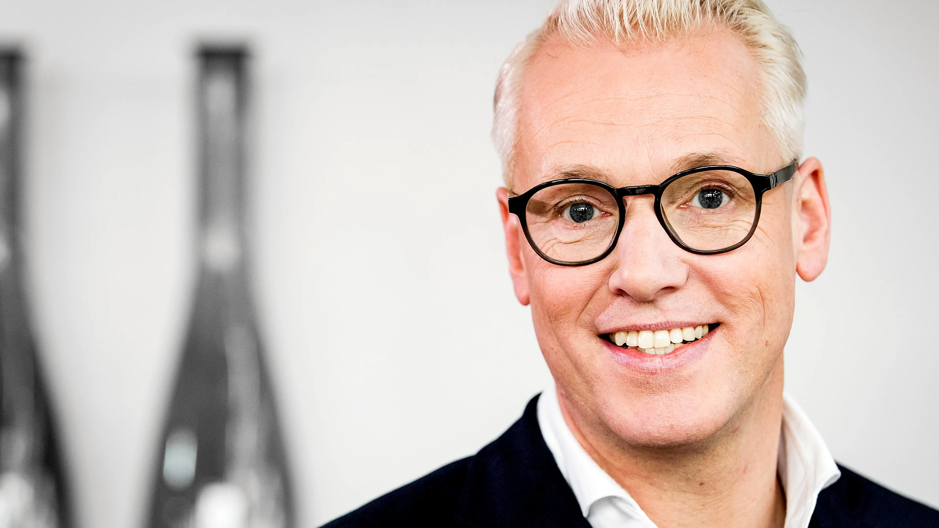 Rudolph van Veen opent vol trots eigen bakkerij