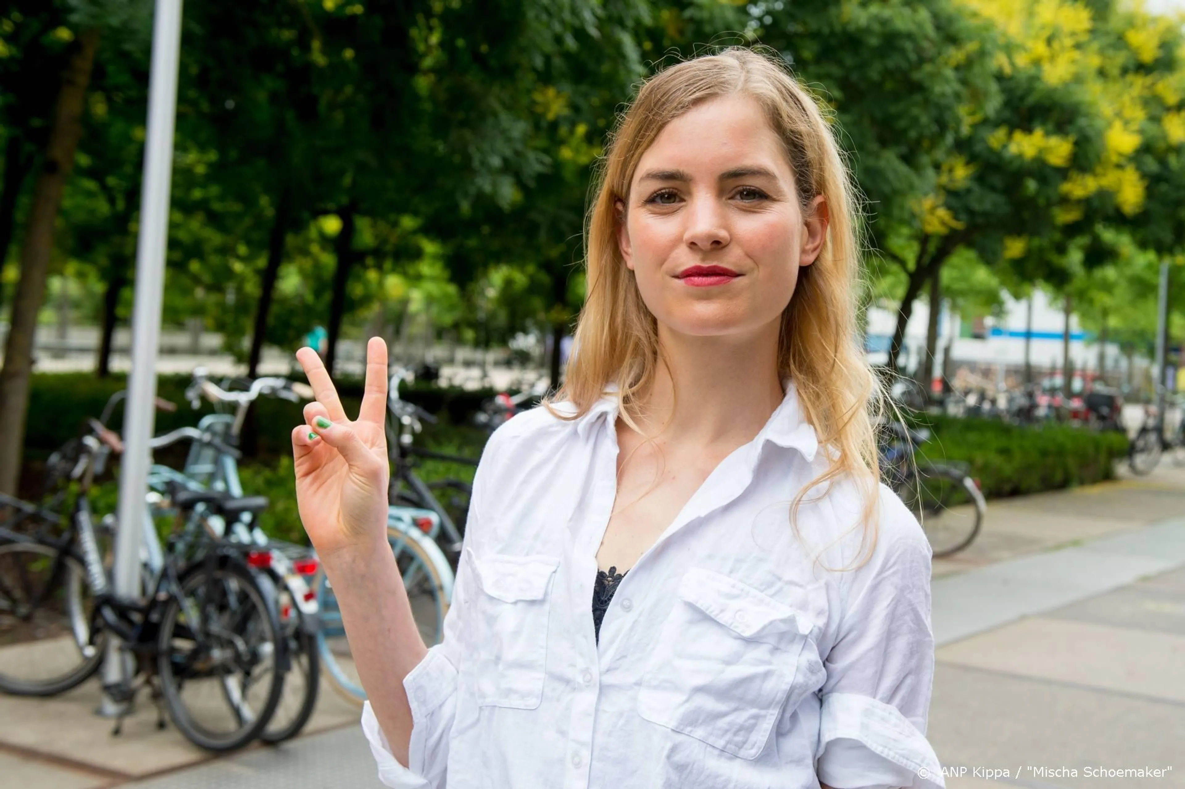 Hannah Hoekstra en Lisa Smit in nieuwe film Beumer