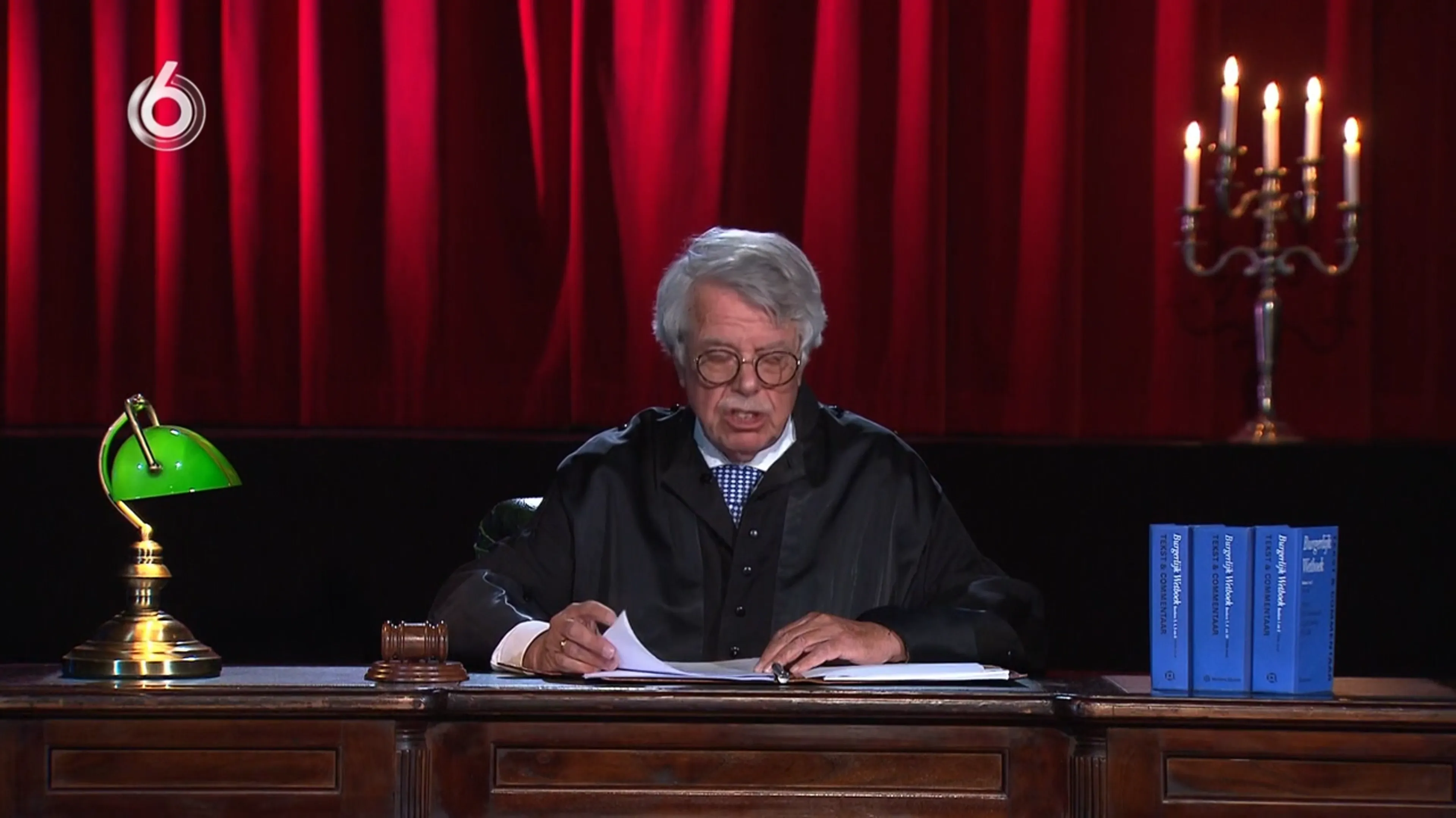 Mr. Frank Visser haalt snoeihard uit: 'Foei!'