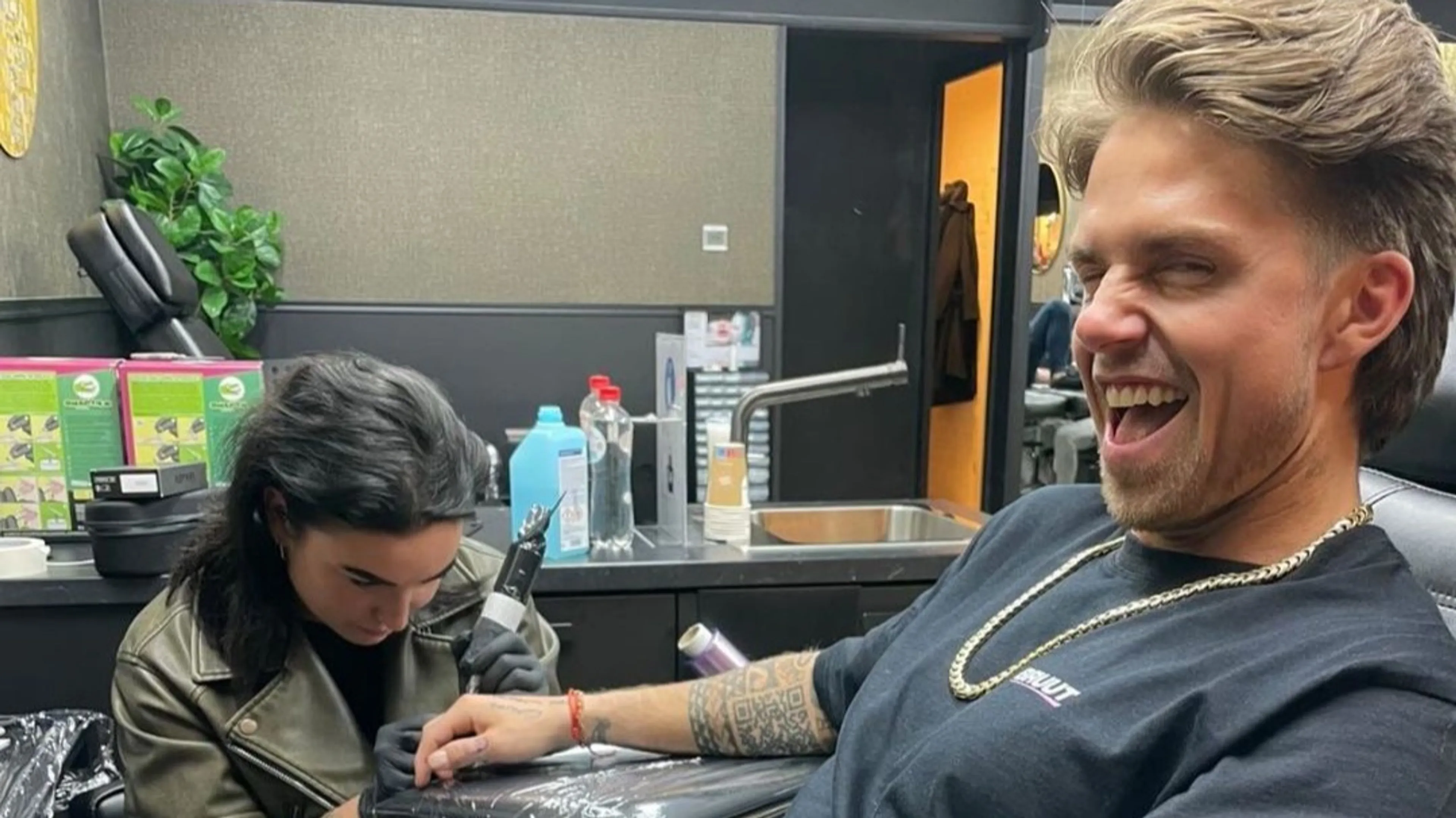 André Hazes zet deze zeer persoonlijke tattoo