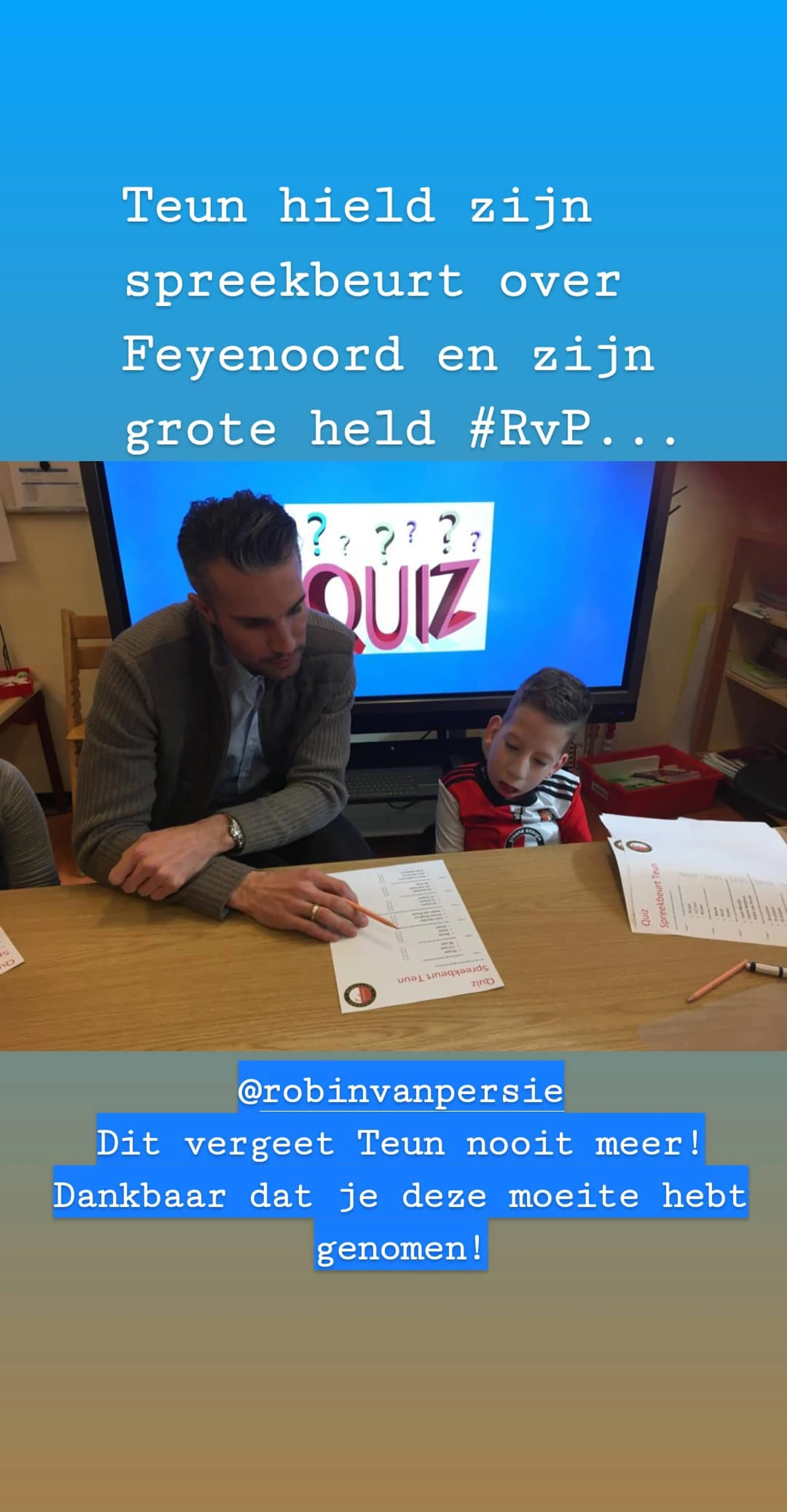 Robin van Persie maakt bijzondere droom Teun (8) waar