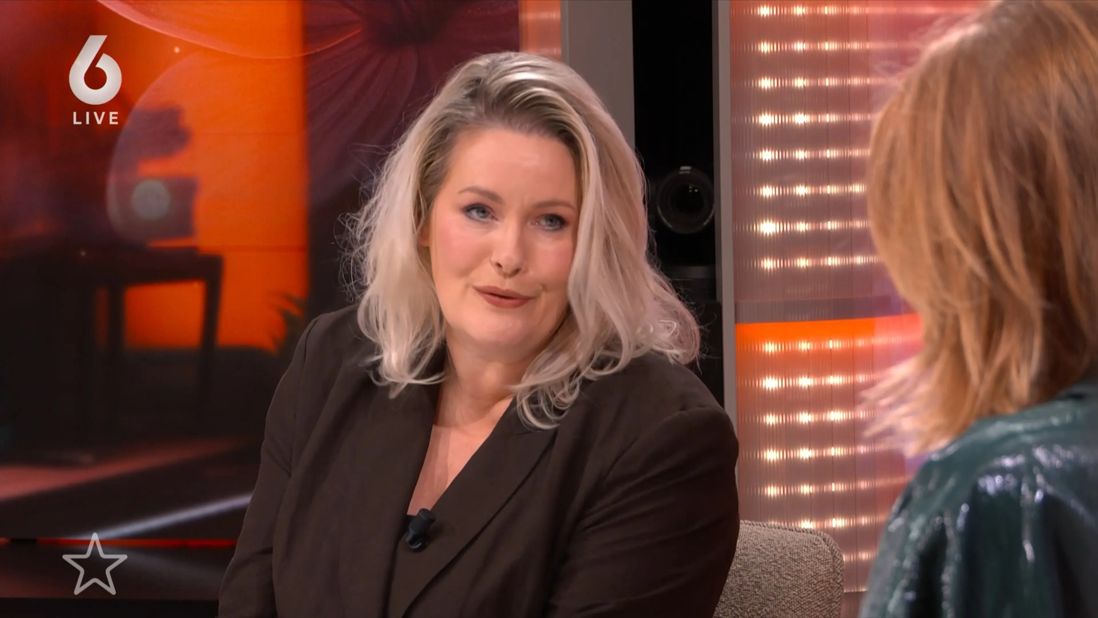 Erikah Karst draagt emotioneel nummer op aan René Karst