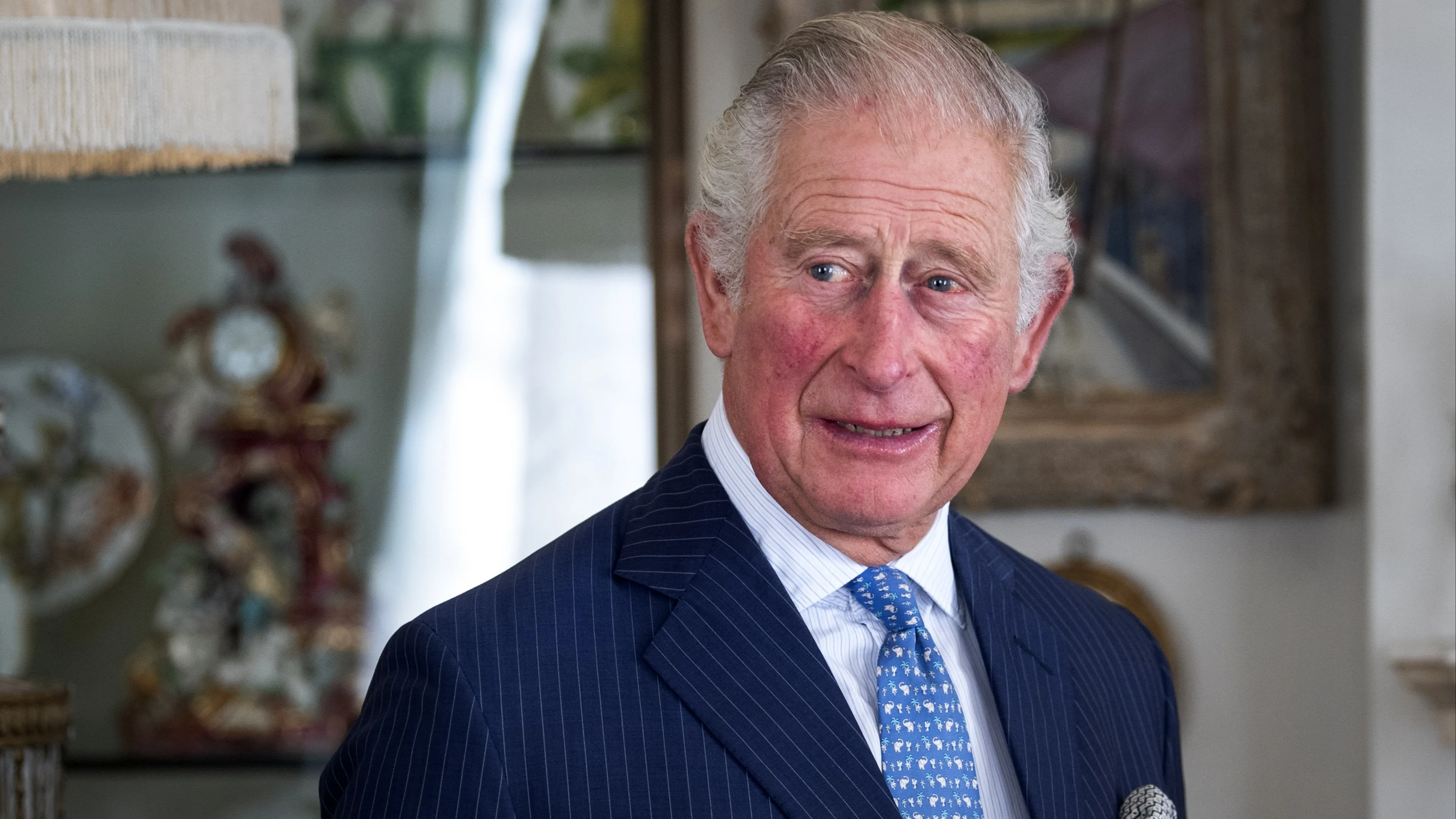 Prins Charles bedankt postbezorgers voor harde werk