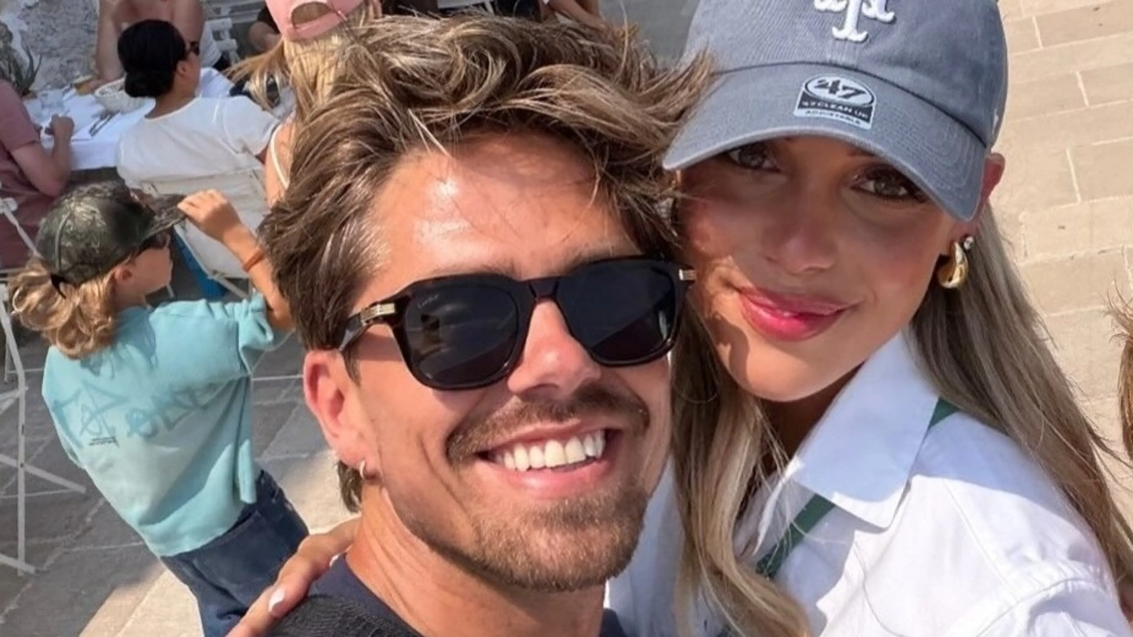 André Hazes op vakantie aan het toilet genageld