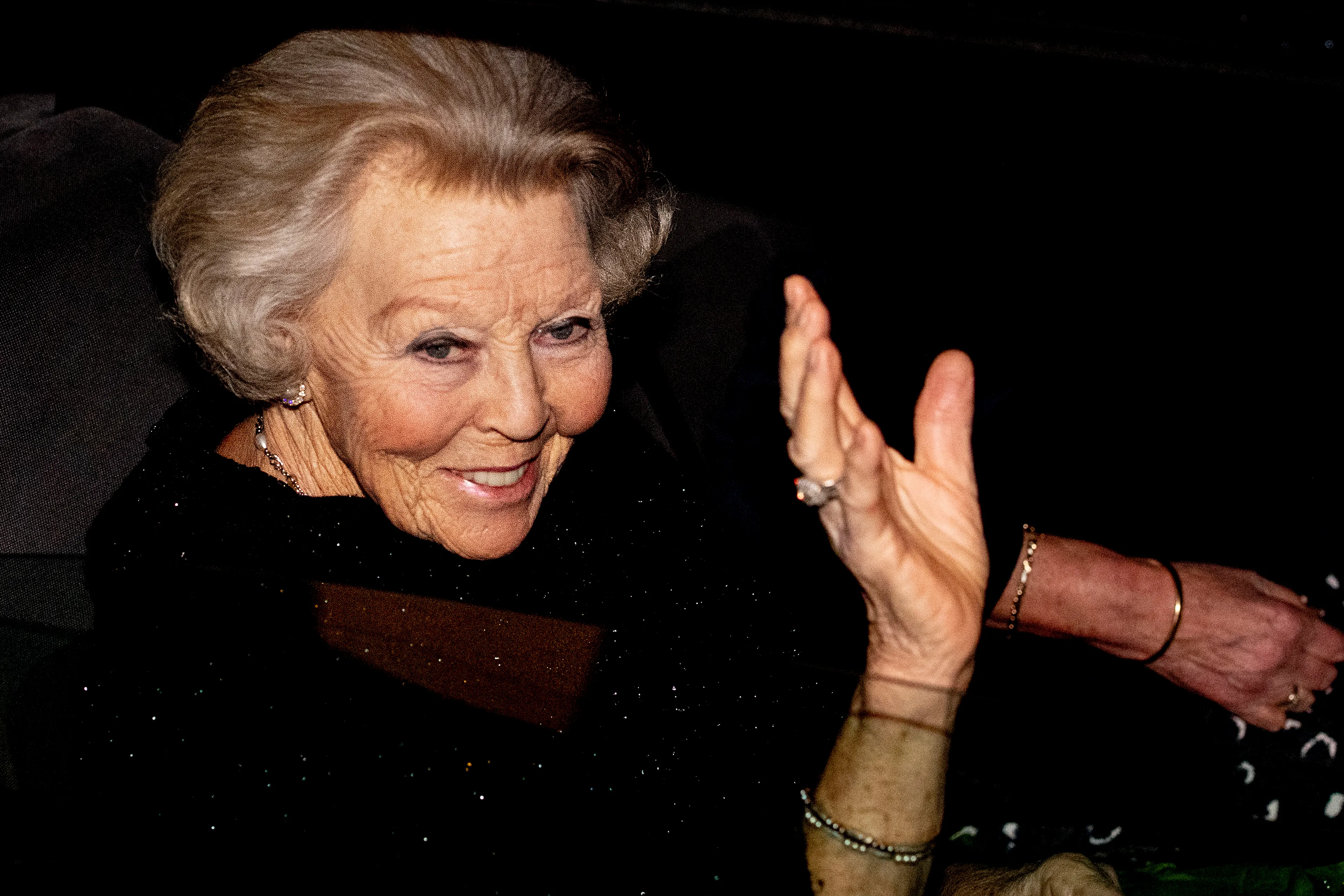 Prinses Beatrix verrast zoon Willem-Alexander op verjaardag