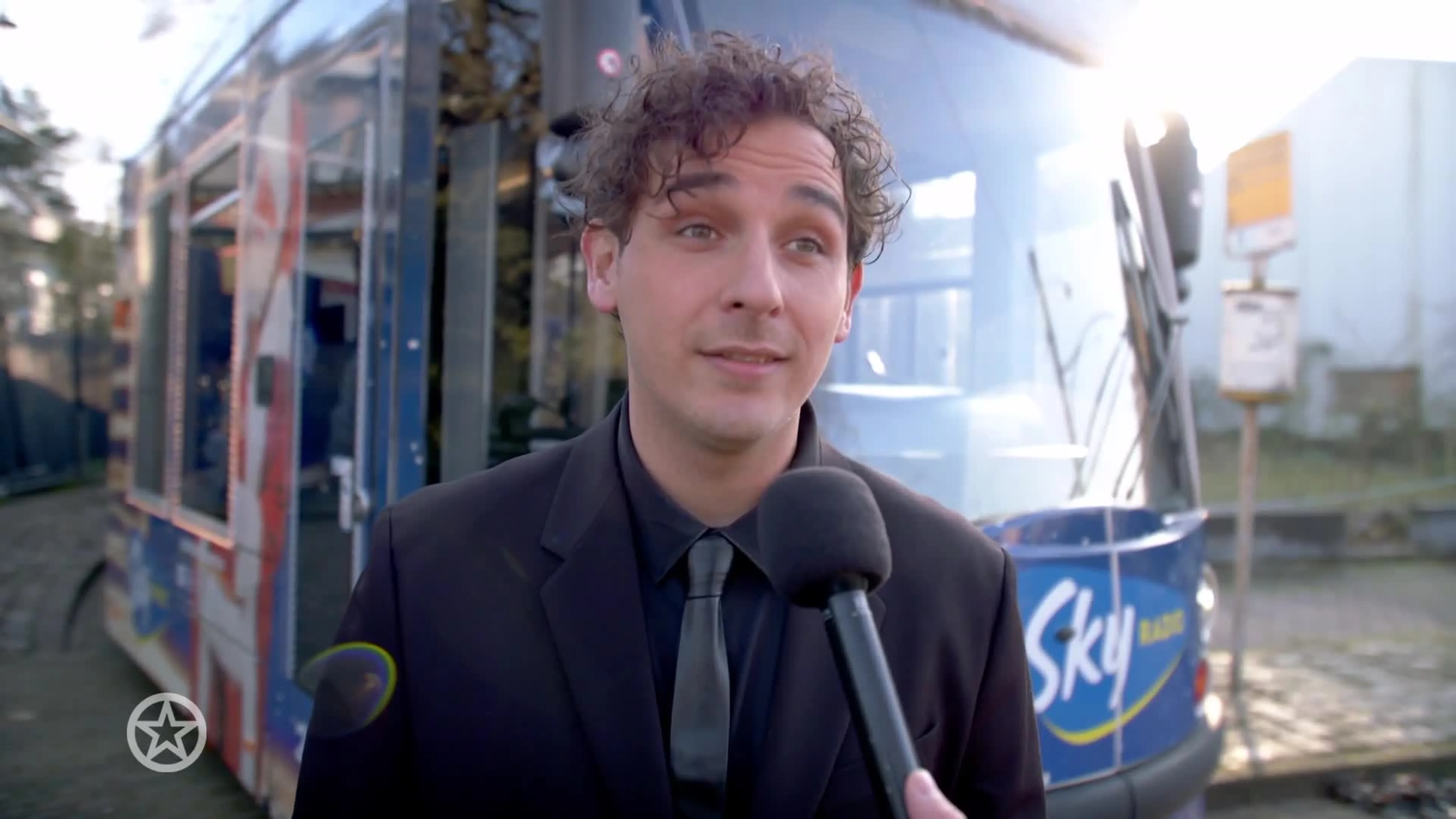 Nielson opent Sky Radio Kersttram in Amsterdam