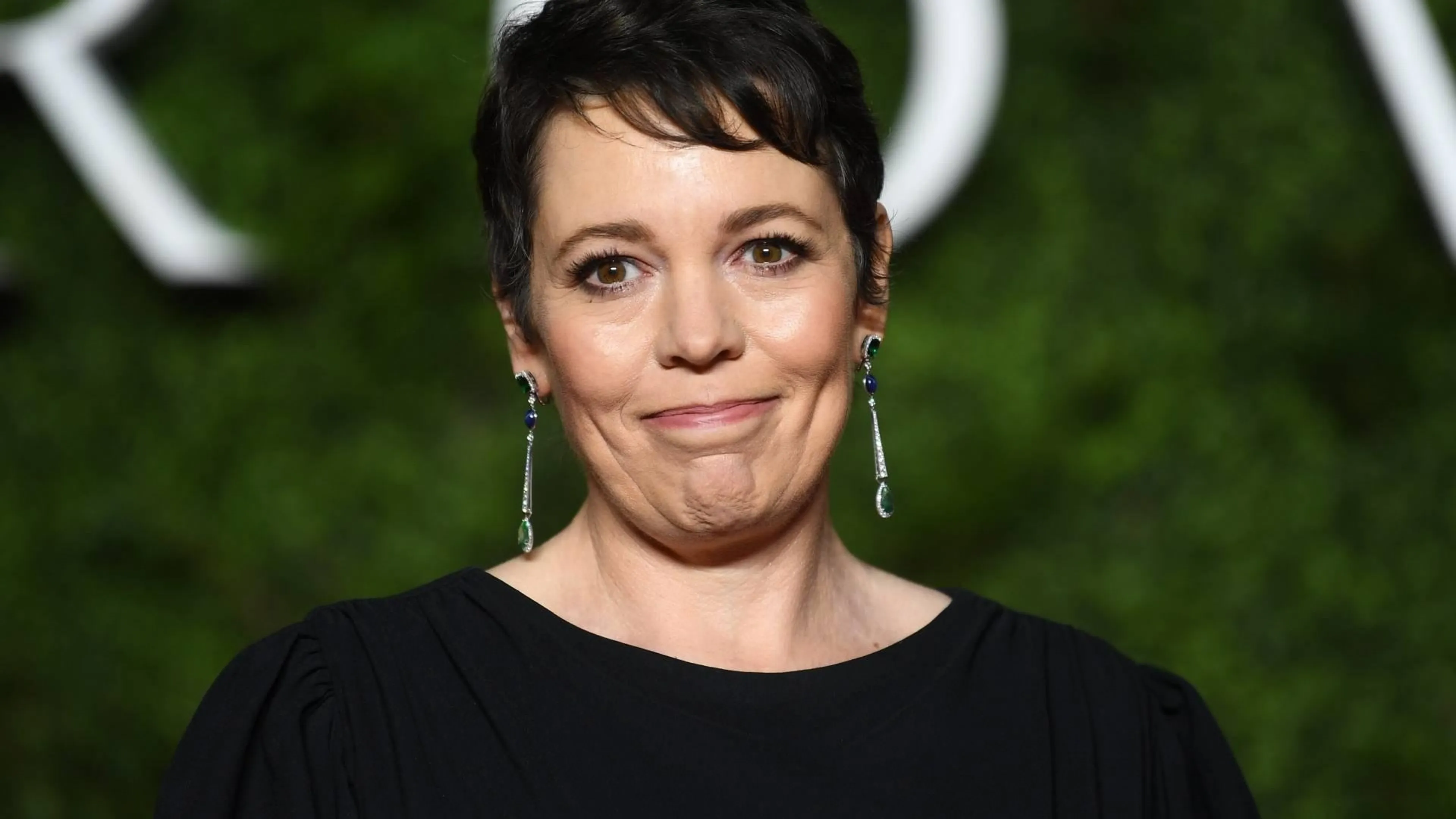 Minister wil dat Netflix waarschuwt dat The Crown fictief is