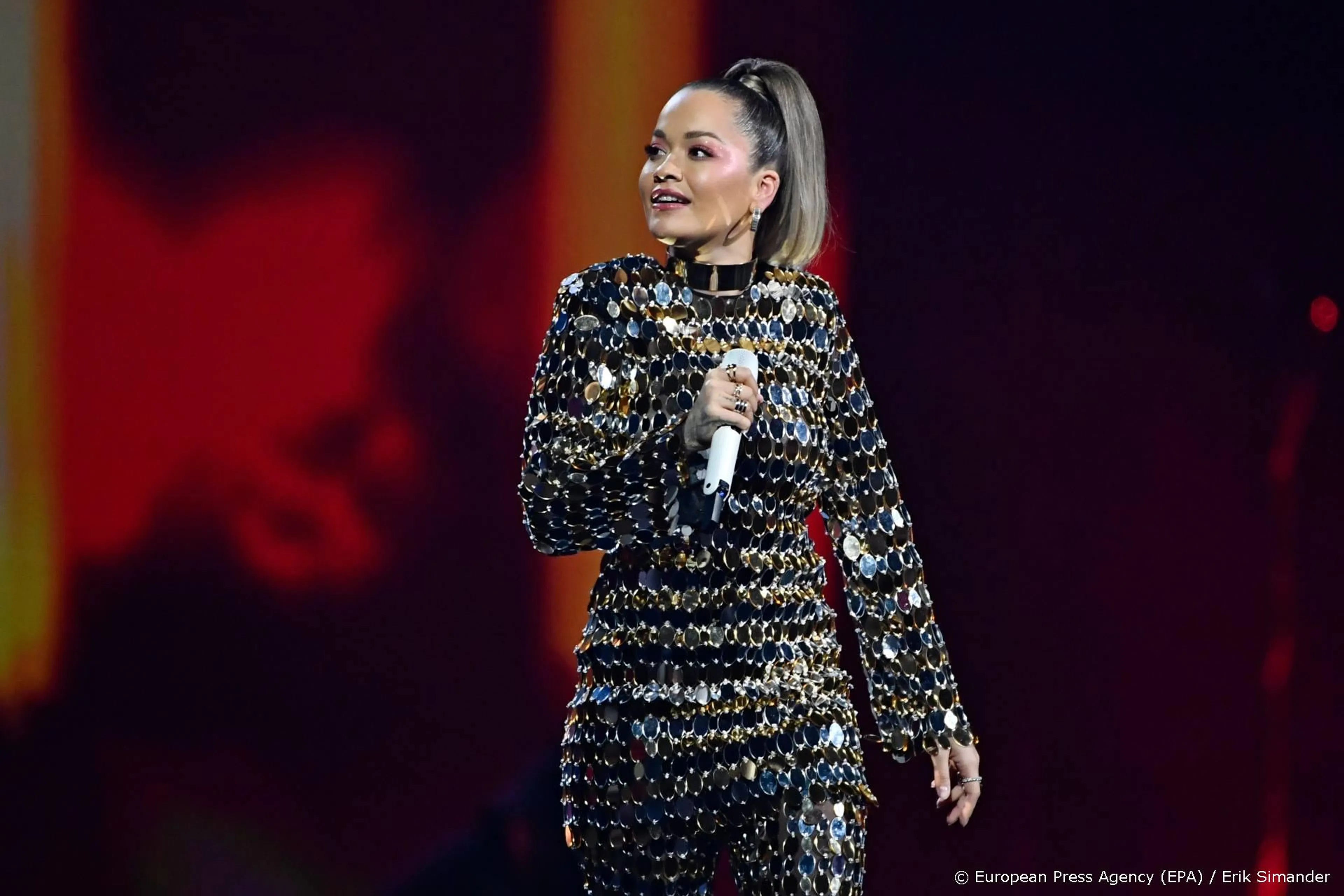 Rita Ora betaalde restaurant om coronaregels te overtreden