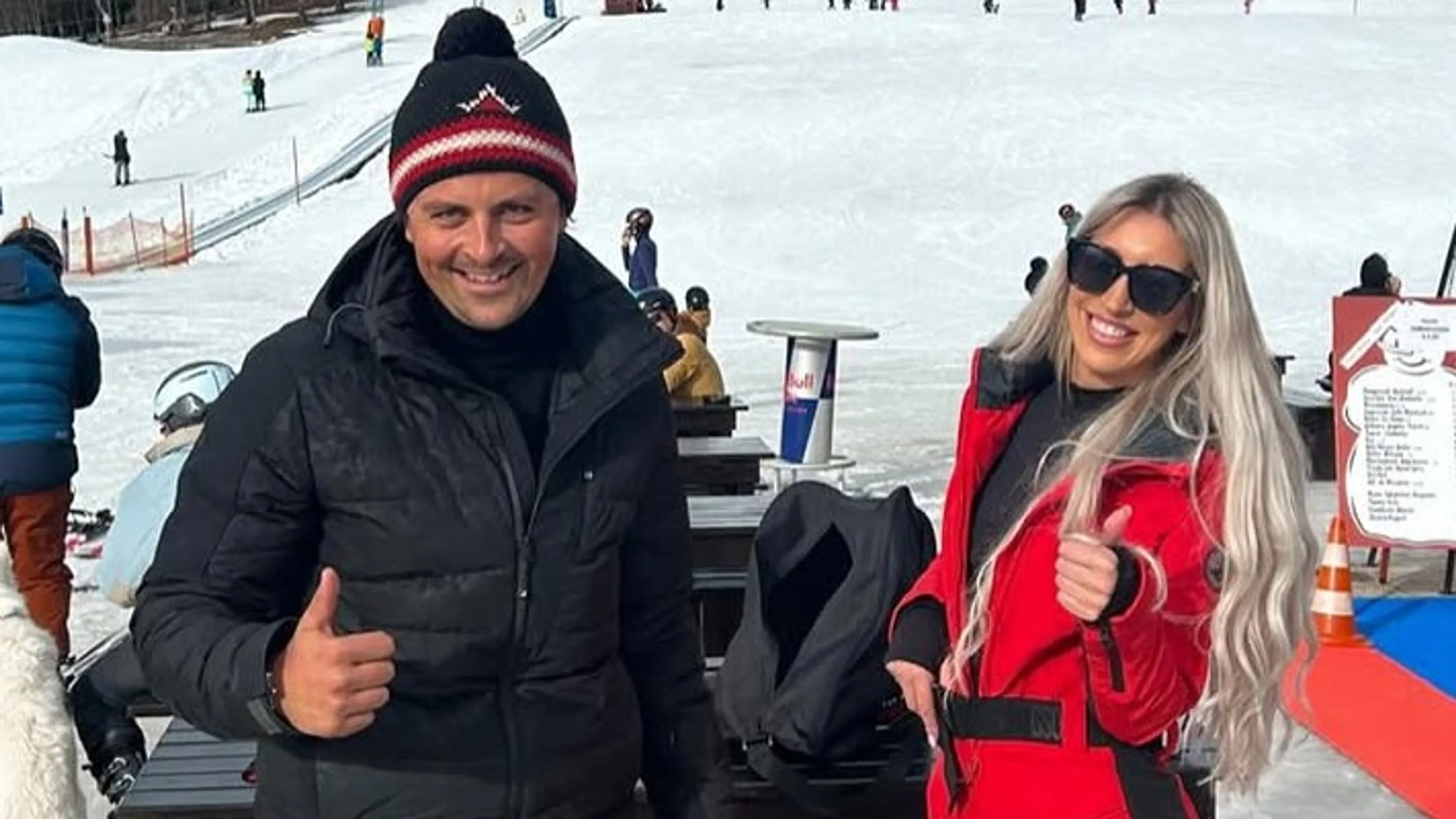 Mama Monique reageert op 'vreemdgaan' zoon Mike