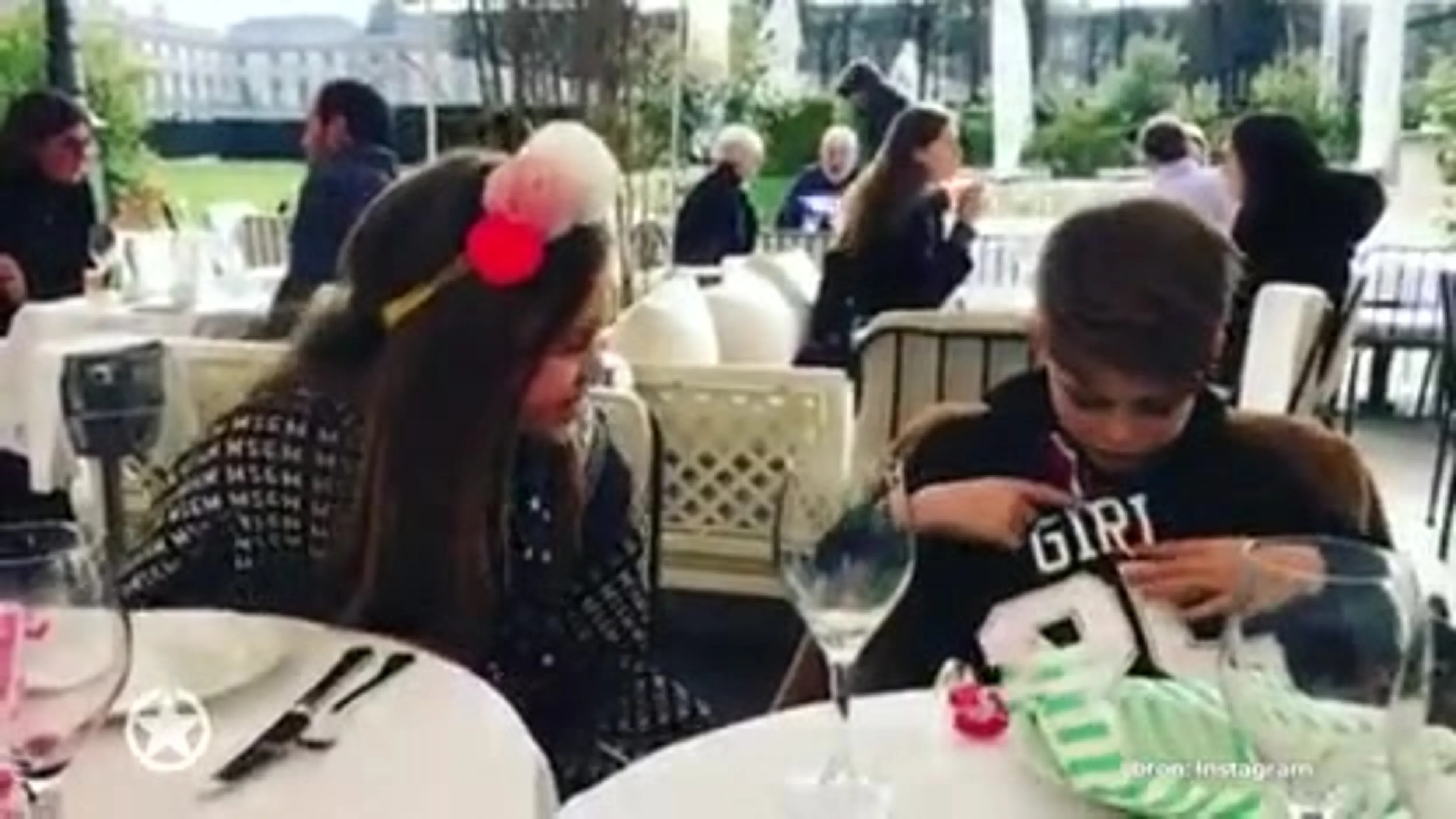 Zo reageren de kids van Johnny en Charlotte Heitinga op babynieuws!