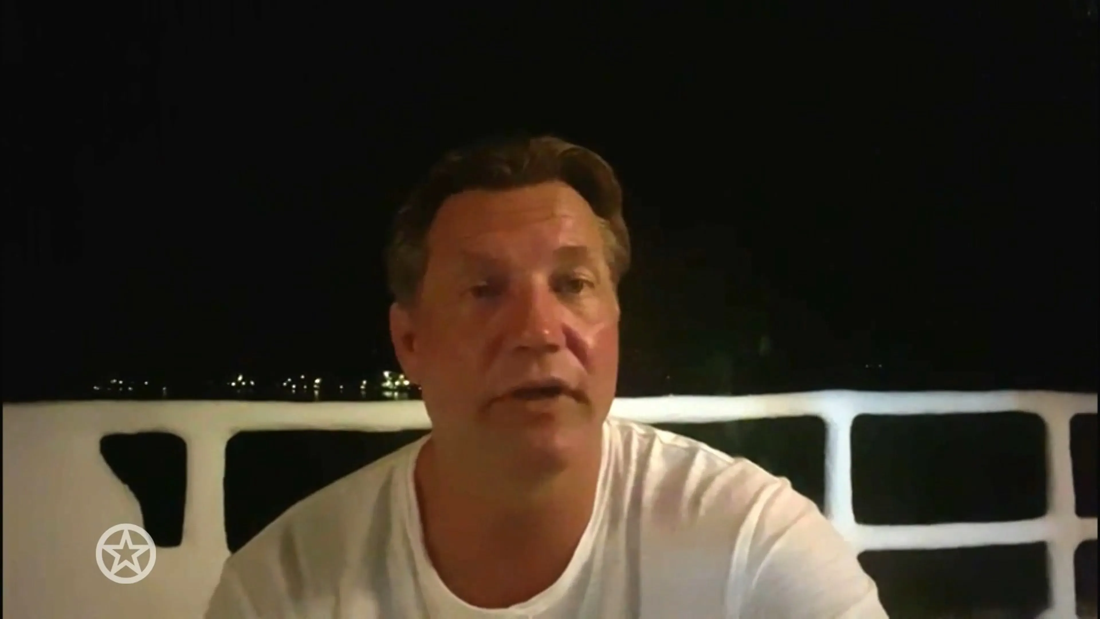 Dennis van der Geest reageert op brand