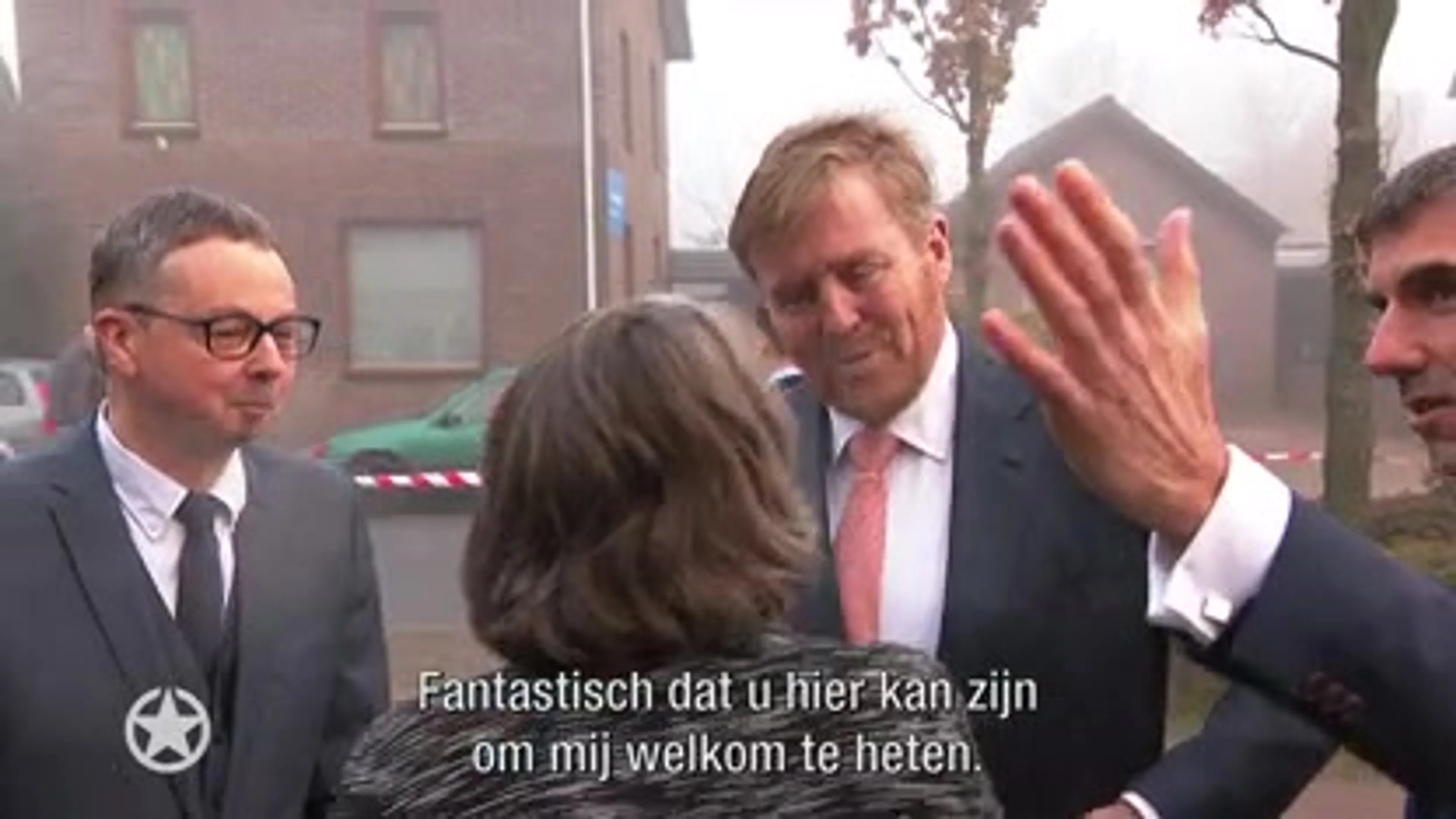 Stropdas van Willem-Alexander afgeknipt!