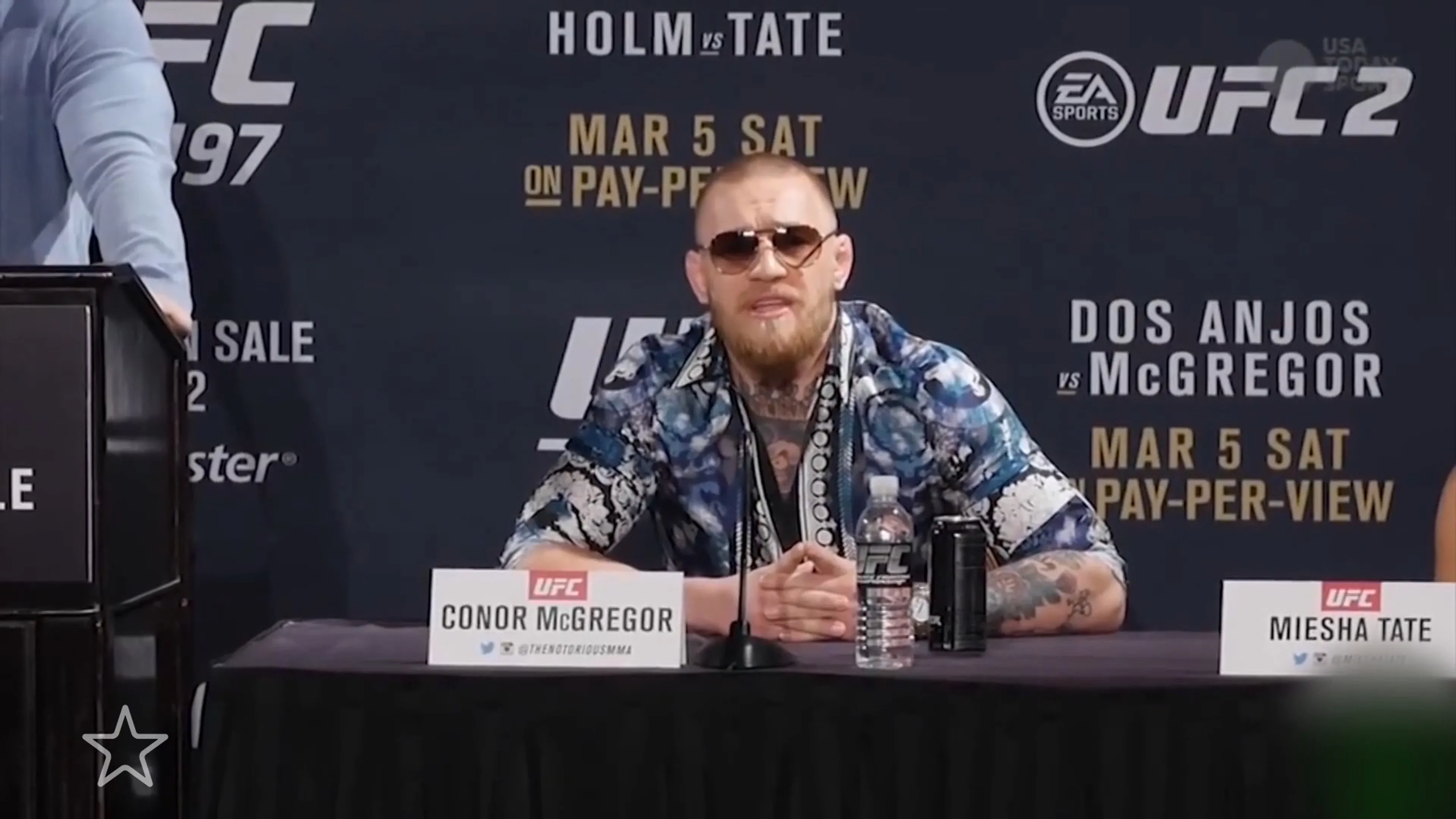 Conor McGregor zorgt voor opschudding tijdens face-off