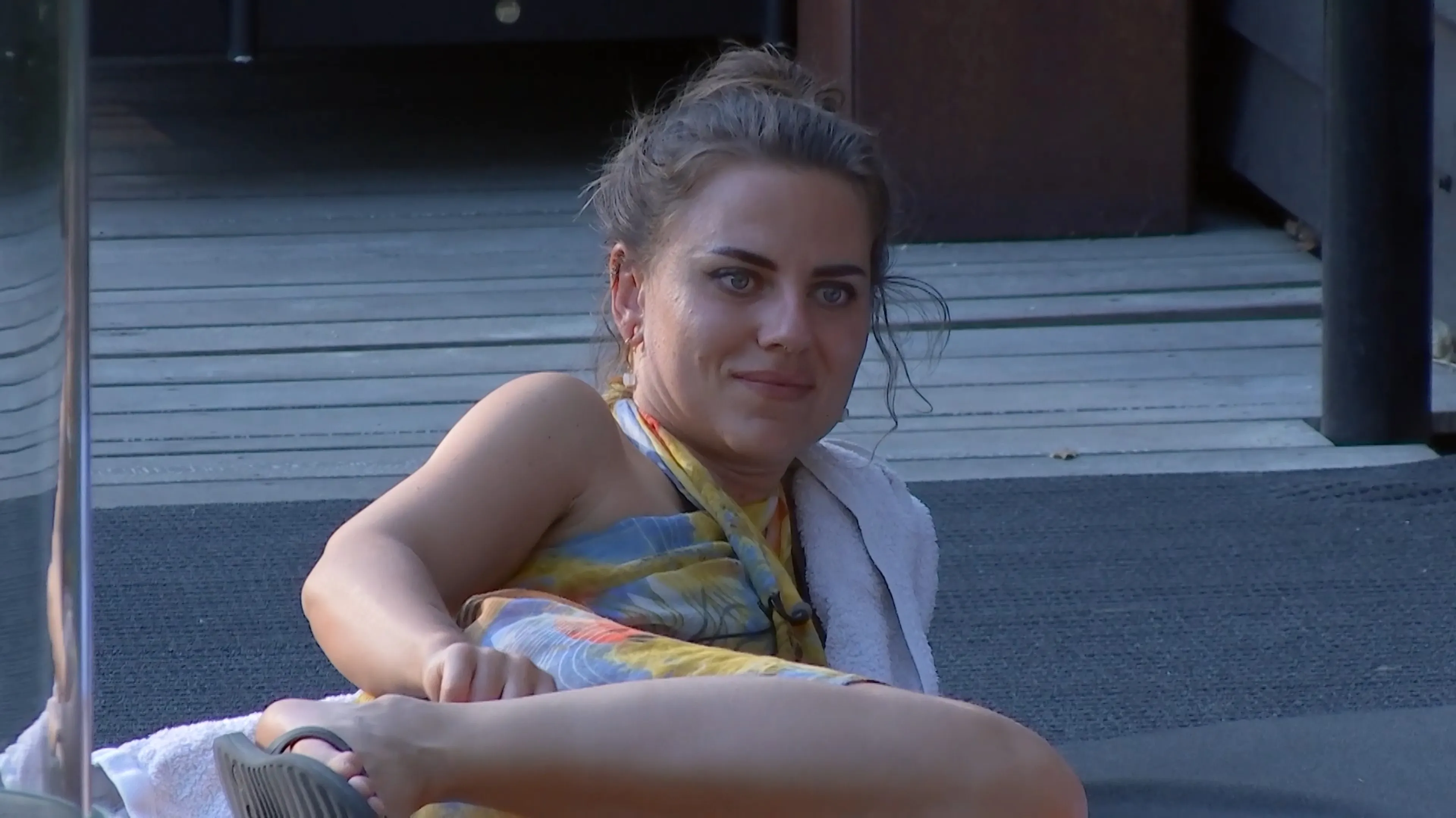Simone en Fabiënne roddelen in De Bondgenoten over Julia: 'Echt een betweter'
