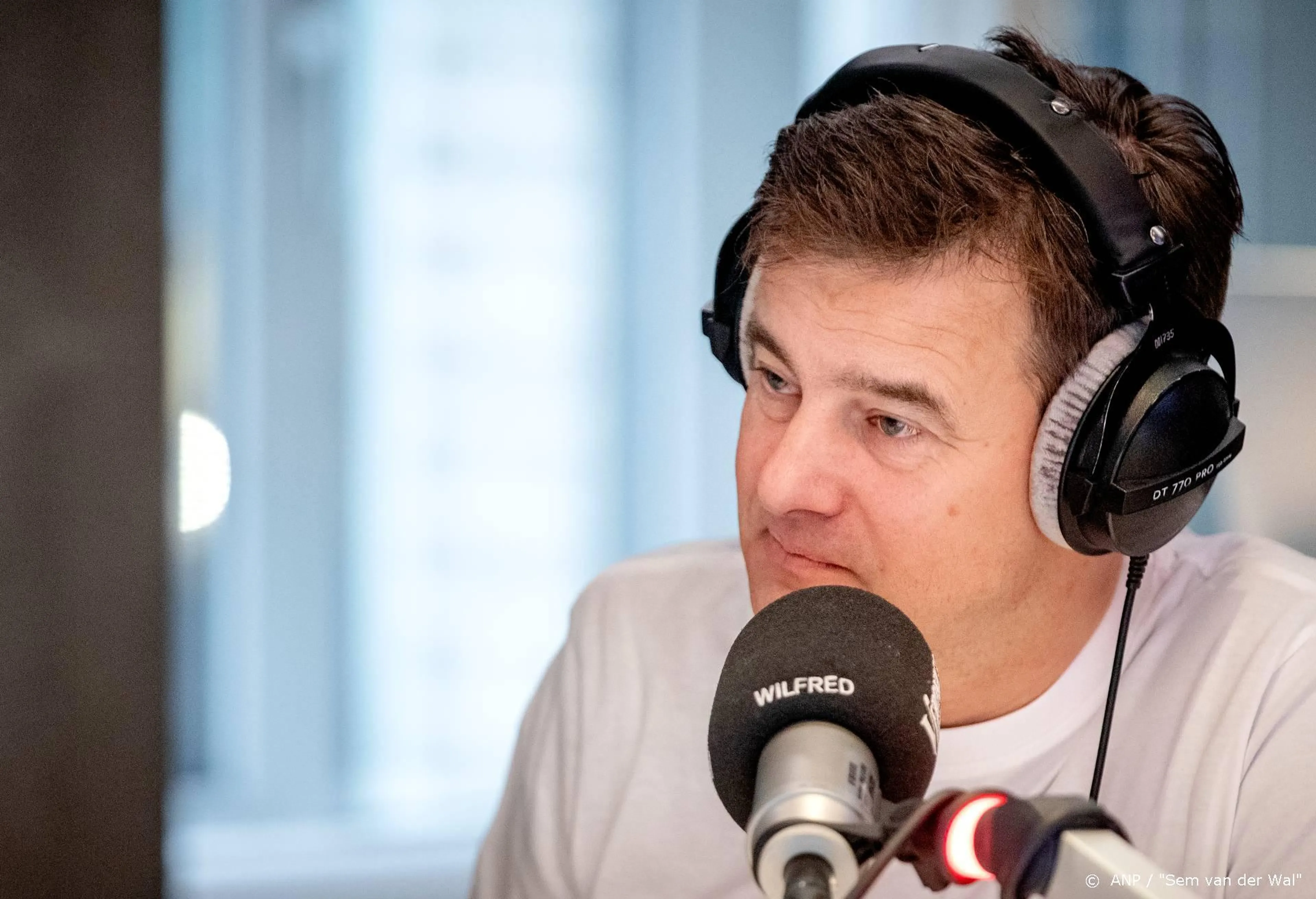 Genee zet Radio Veronica 8 minuten en 46 seconden 'op zwart'