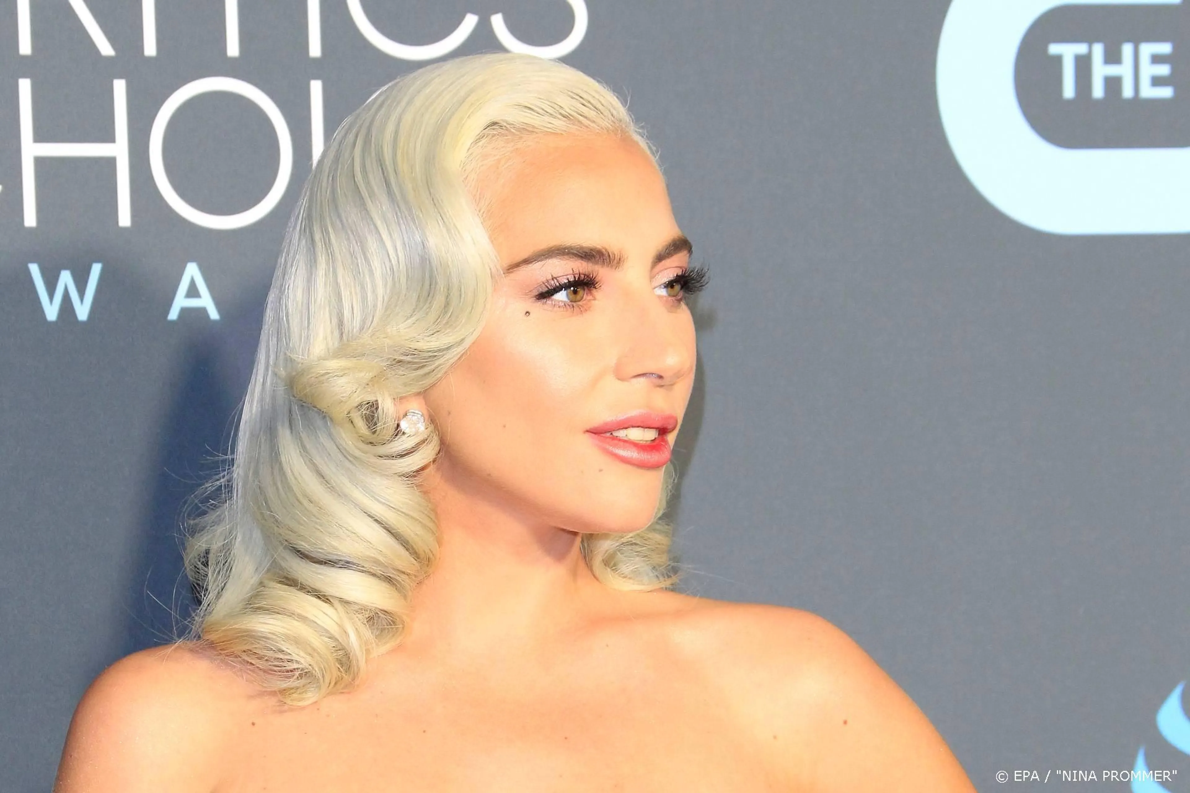 Lady Gaga stelt luistersessie album uit om dood George Floyd