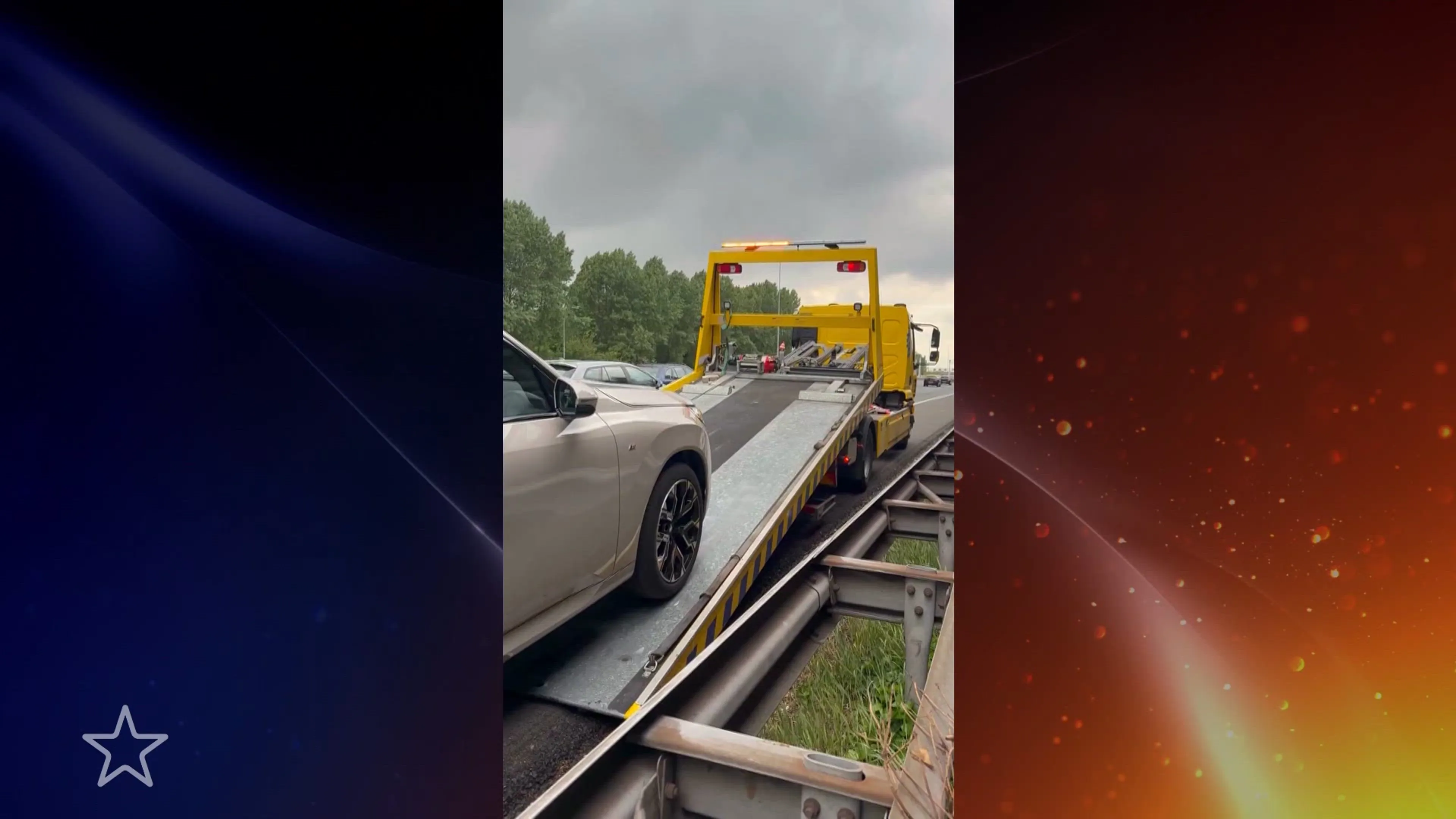 Monique Westenberg langs de weg met autopech